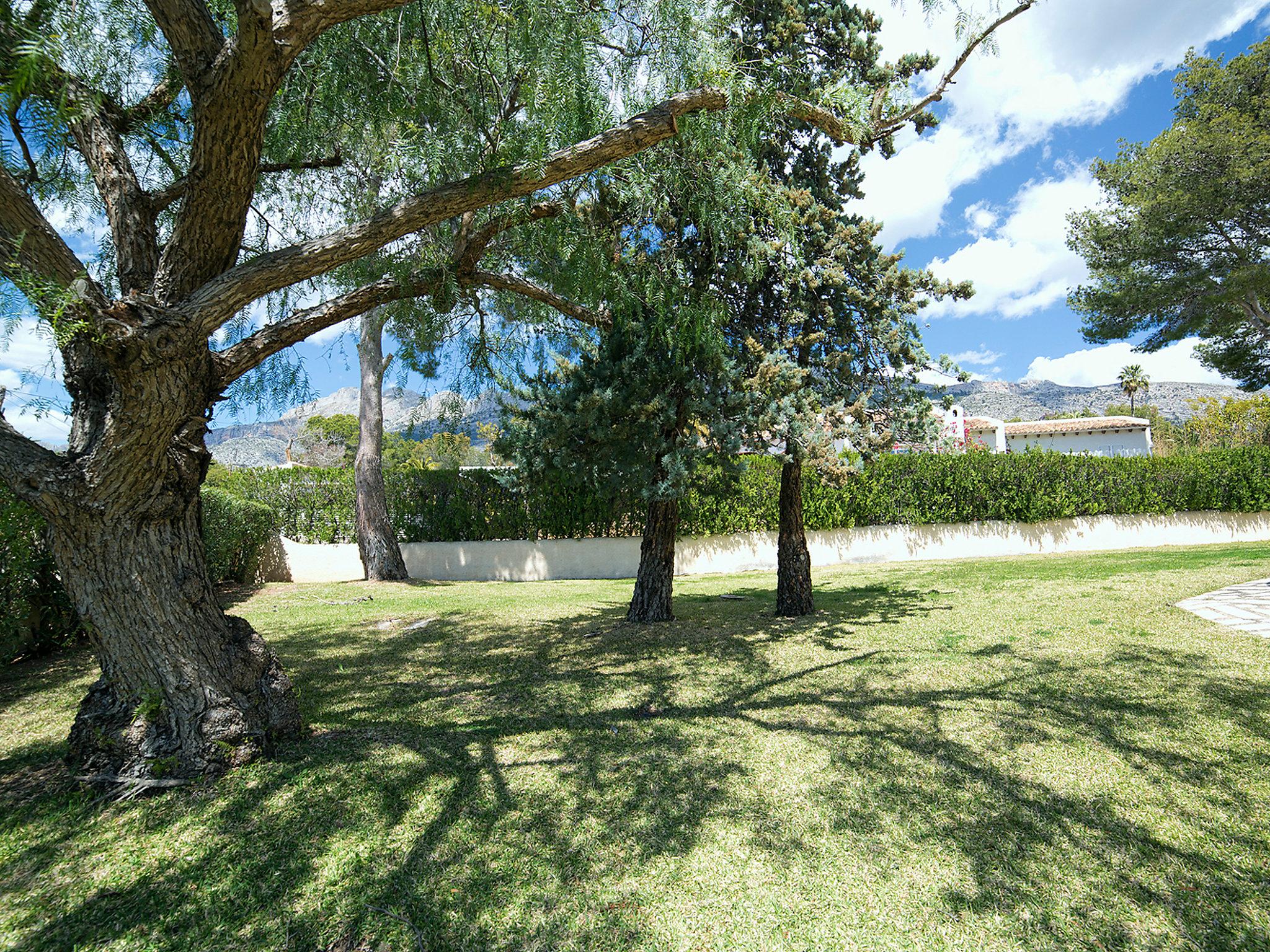 Foto 13 - Casa de 2 quartos em Altea com piscina privada e jardim