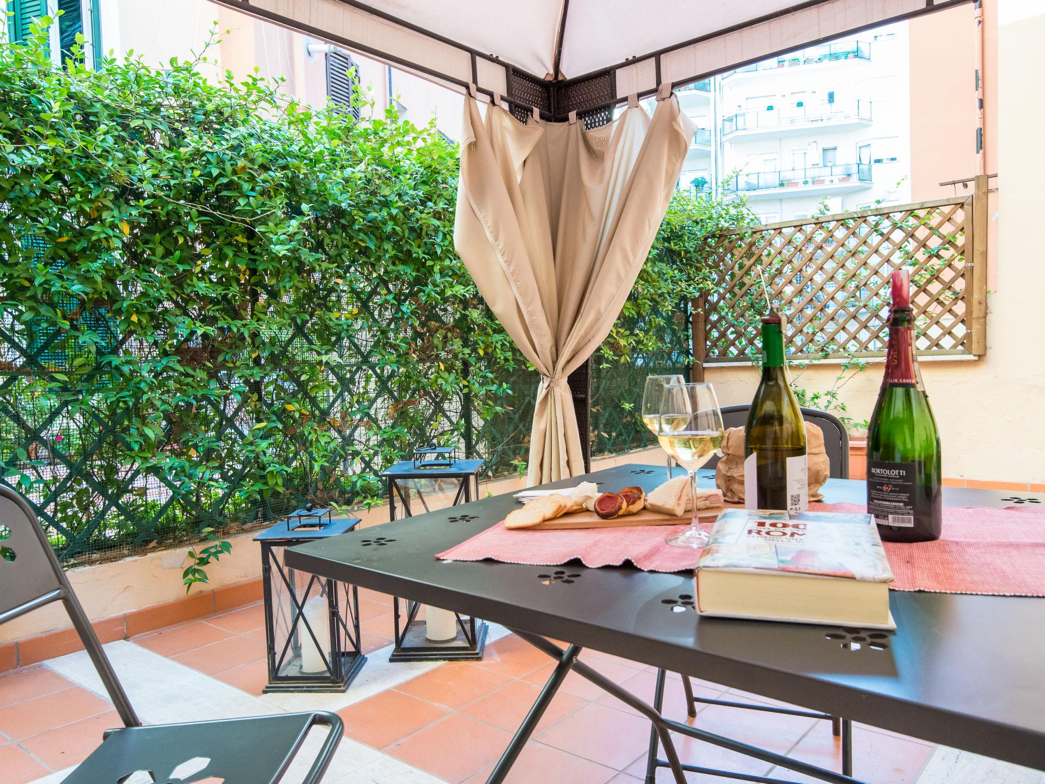 Photo 1 - Appartement de 2 chambres à Rome avec jardin et terrasse