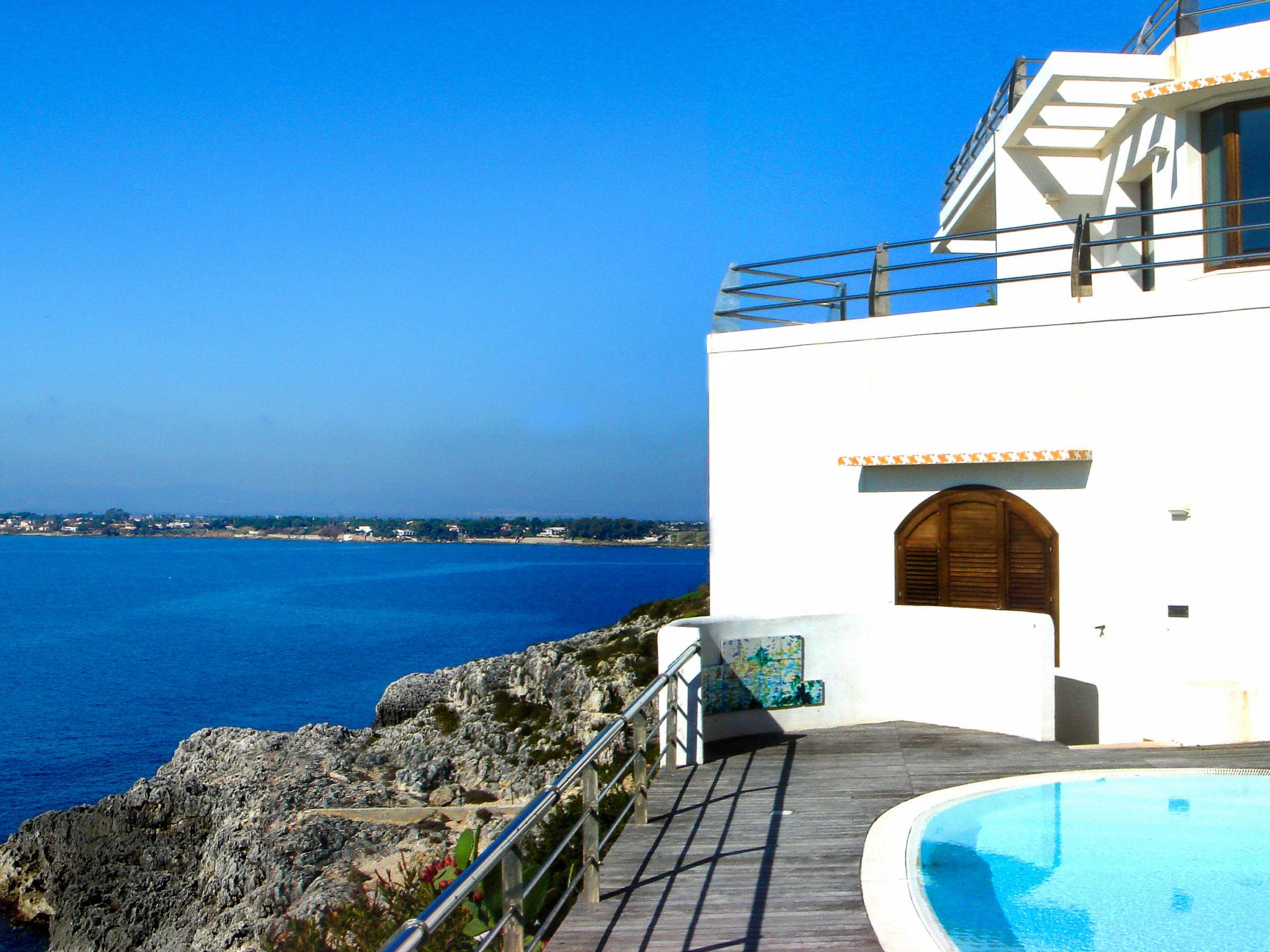 Photo 11 - 1 bedroom Apartment in Siracusa with swimming pool and sea view