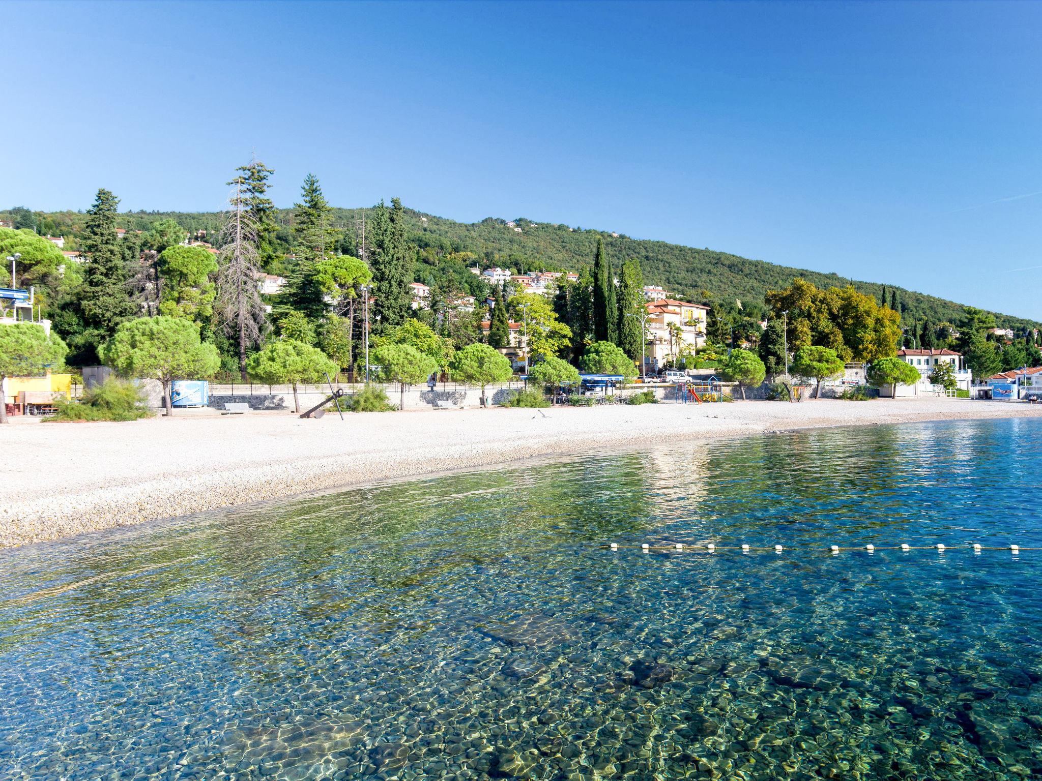 Photo 31 - Appartement de 1 chambre à Opatija avec jardin et vues à la mer