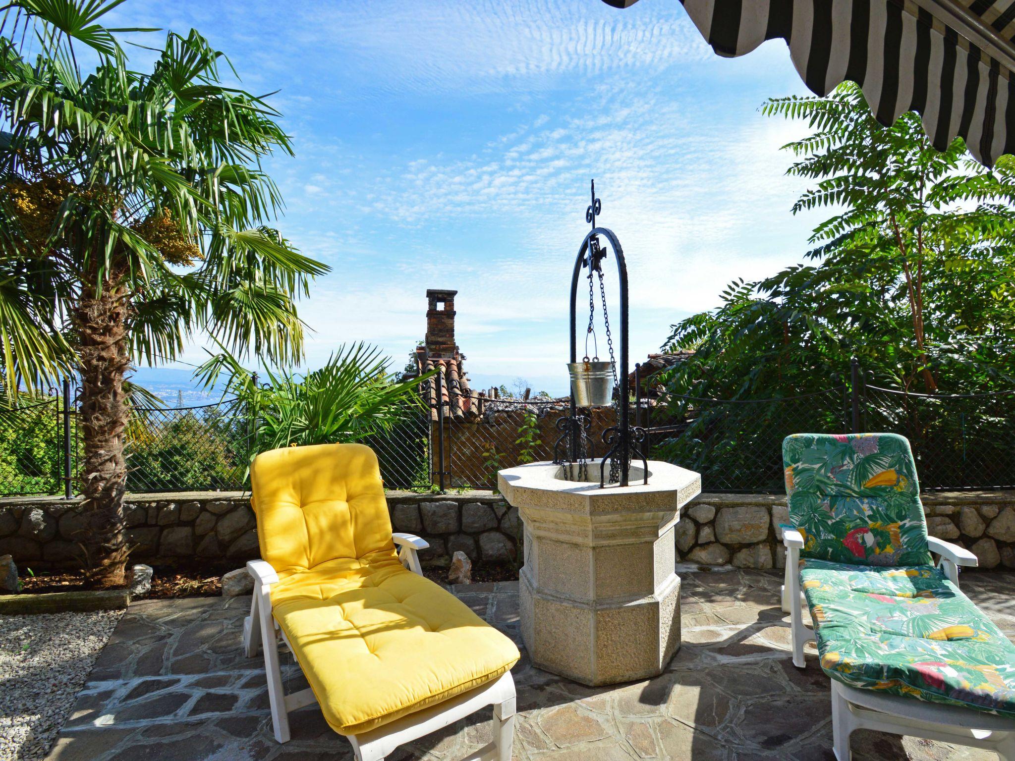 Photo 16 - 2 bedroom Apartment in Opatija with garden and terrace