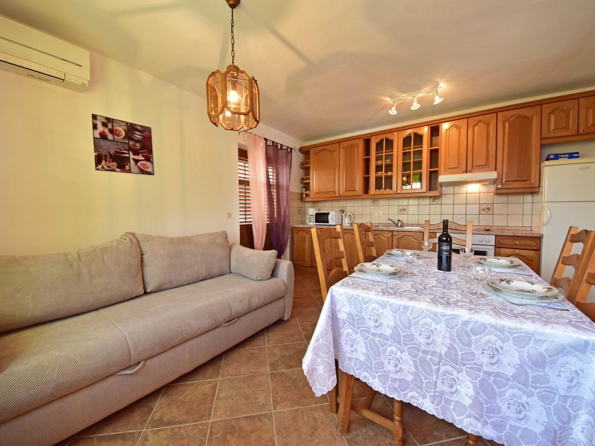 Photo 3 - 2 bedroom Apartment in Opatija with garden and terrace