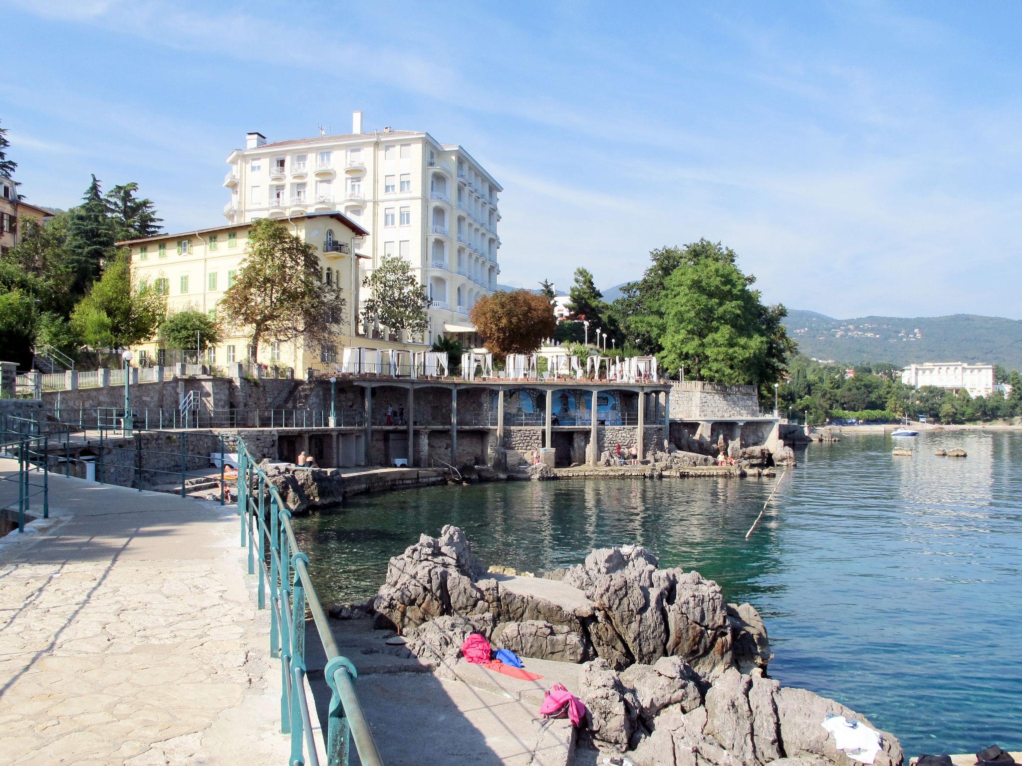 Photo 26 - Appartement de 2 chambres à Opatija avec terrasse et vues à la mer