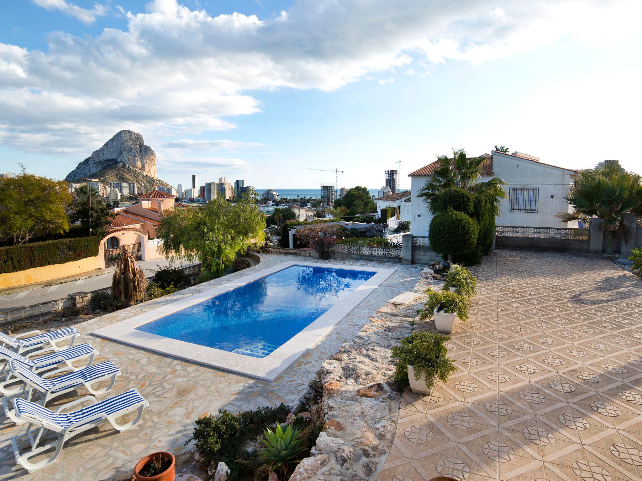 Foto 3 - Casa de 3 quartos em Calp com piscina privada e vistas do mar