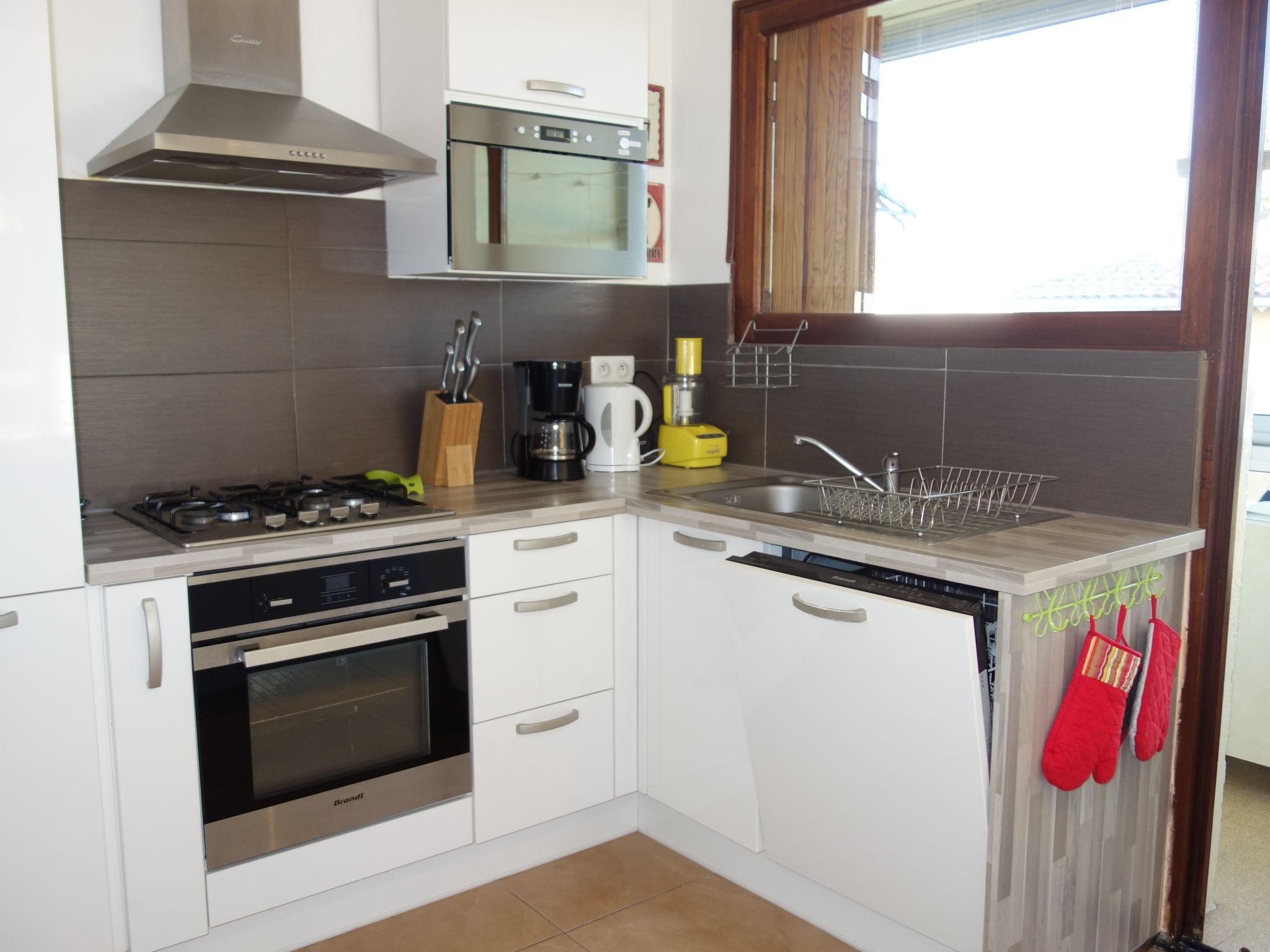Photo 14 - 2 bedroom Apartment in La Ciotat with terrace and sea view