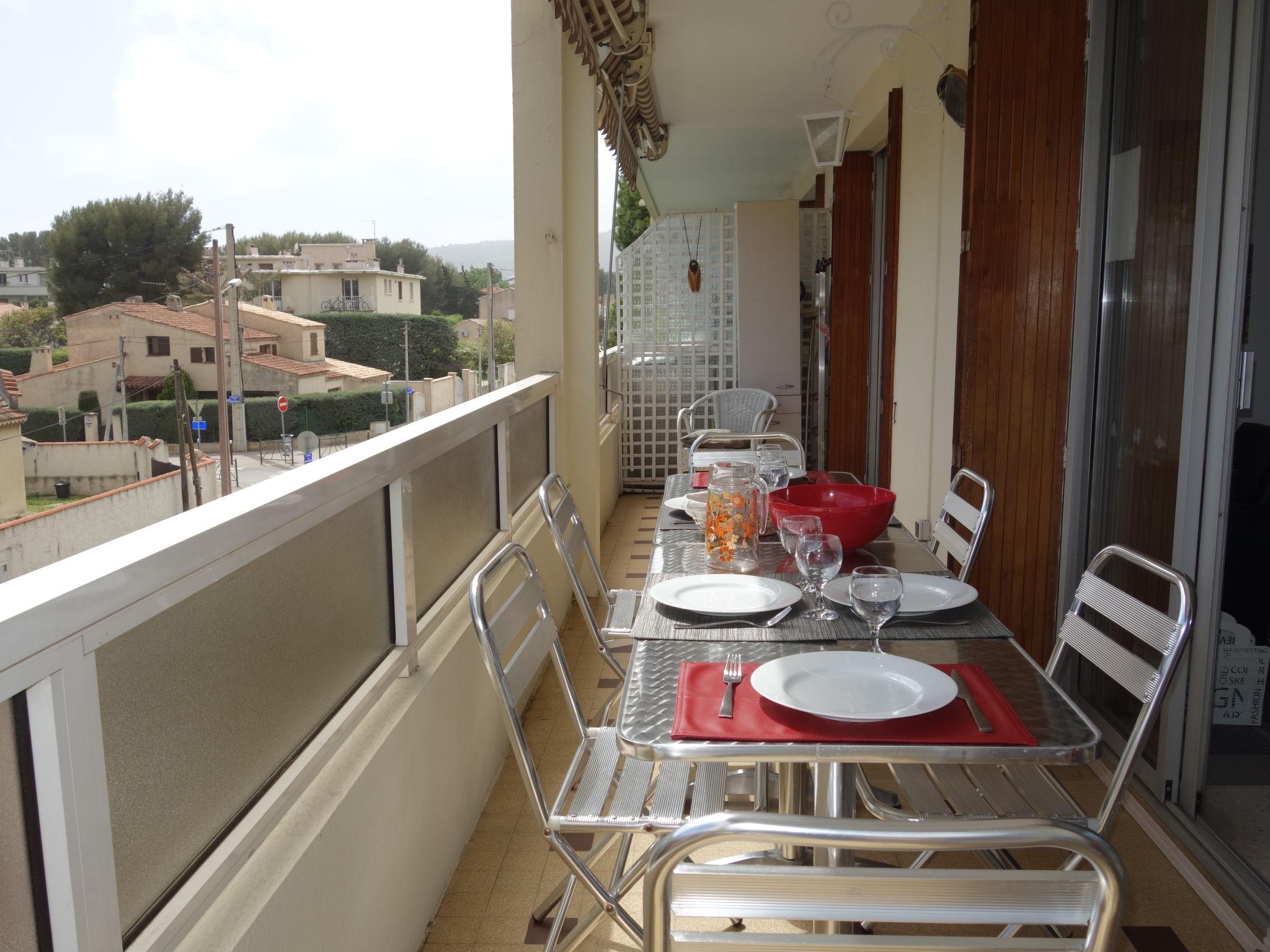 Foto 2 - Apartamento de 2 quartos em La Ciotat com terraço e vistas do mar