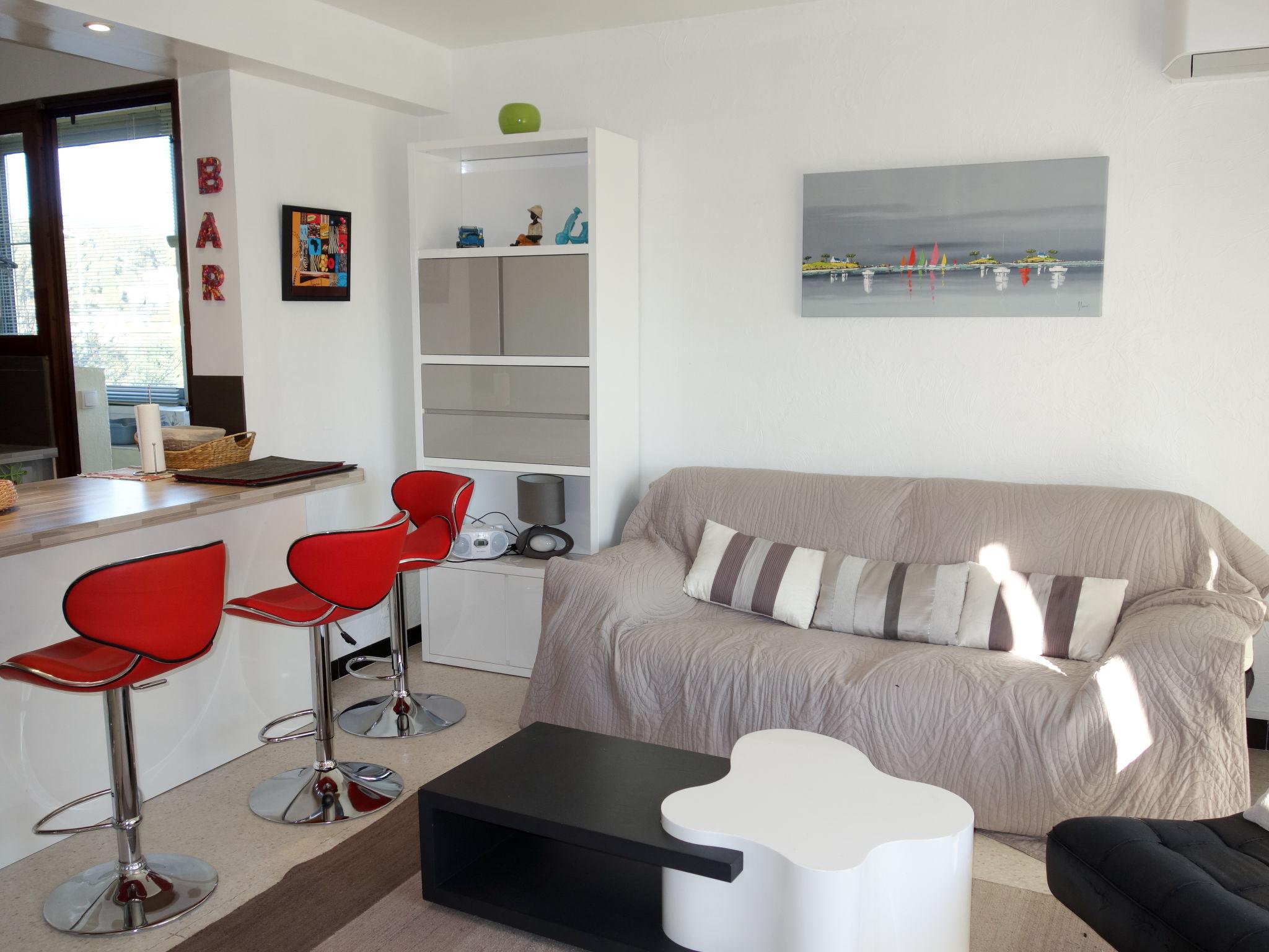 Foto 4 - Appartamento con 2 camere da letto a La Ciotat con terrazza e vista mare