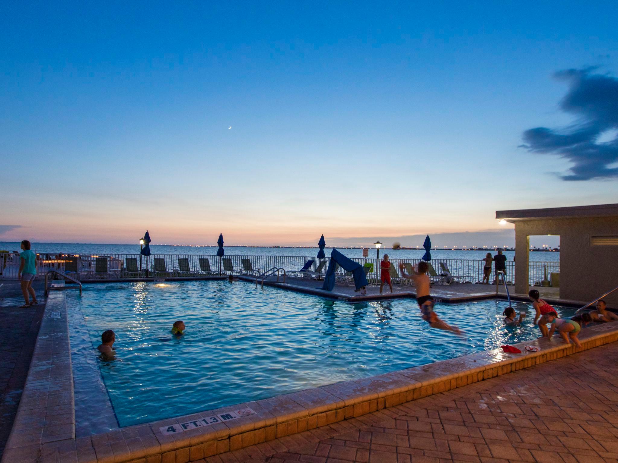 Foto 10 - Apartamento de 1 quarto em Tampa com piscina e vistas do mar