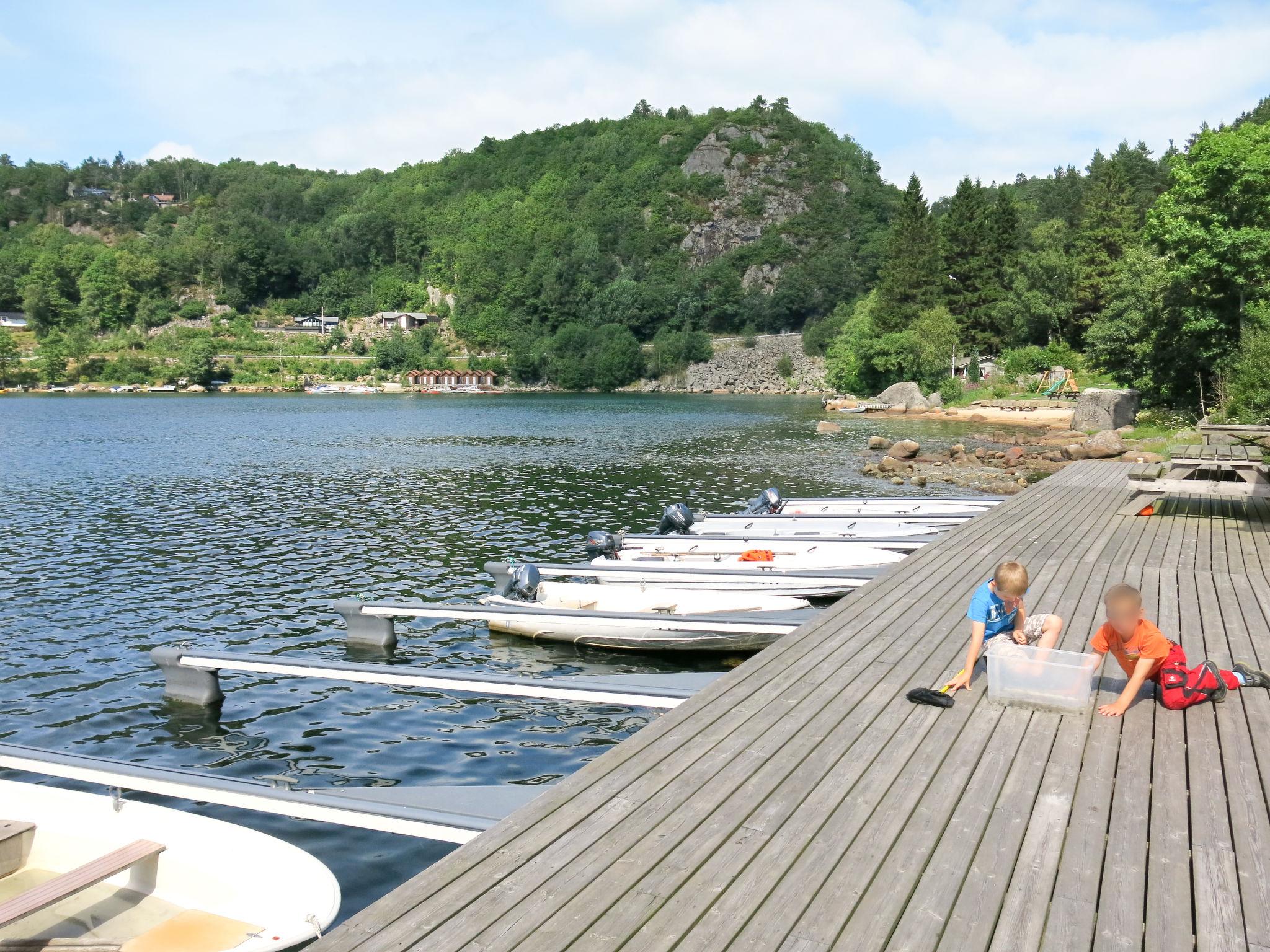 Photo 20 - Maison de 2 chambres à Lyngdal avec jardin et terrasse