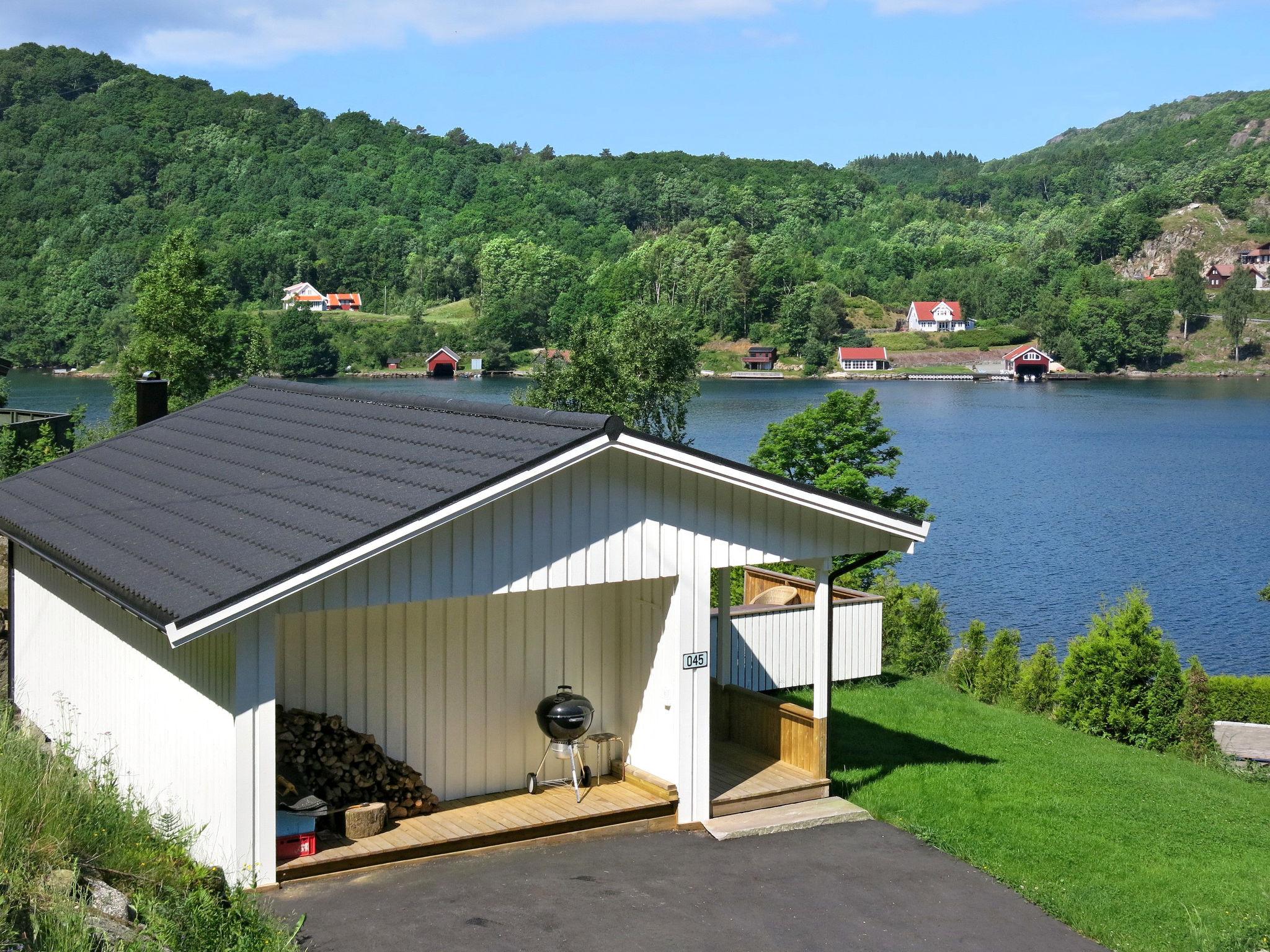 Foto 1 - Casa de 4 quartos em Lyngdal com jardim e terraço