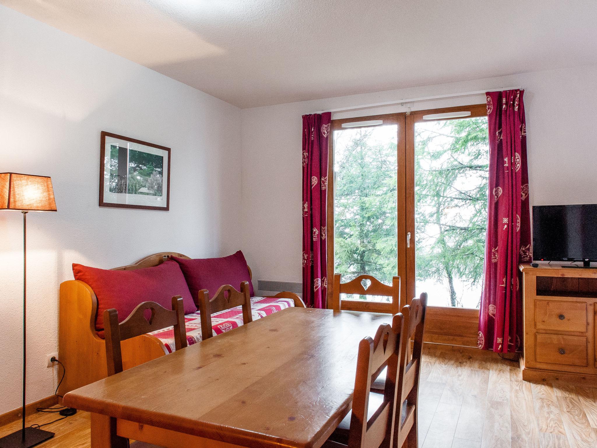 Photo 11 - 3 bedroom Apartment in Besse-et-Saint-Anastaise with swimming pool and mountain view