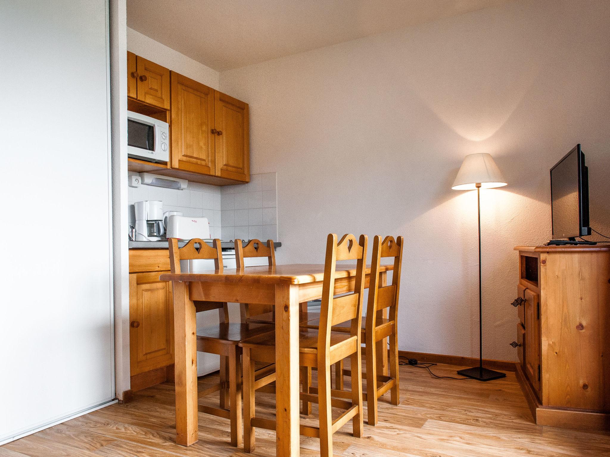 Photo 3 - Appartement de 3 chambres à Besse-et-Saint-Anastaise avec piscine et vues sur la montagne