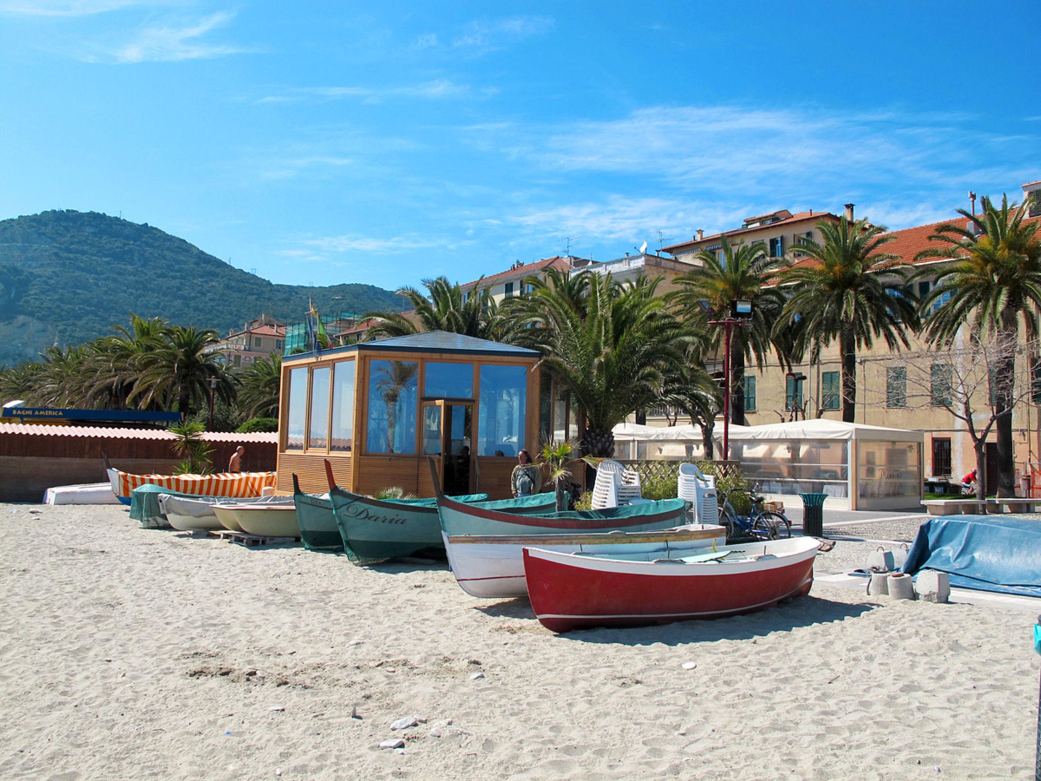 Photo 39 - Appartement de 1 chambre à Finale Ligure avec jardin et vues à la mer