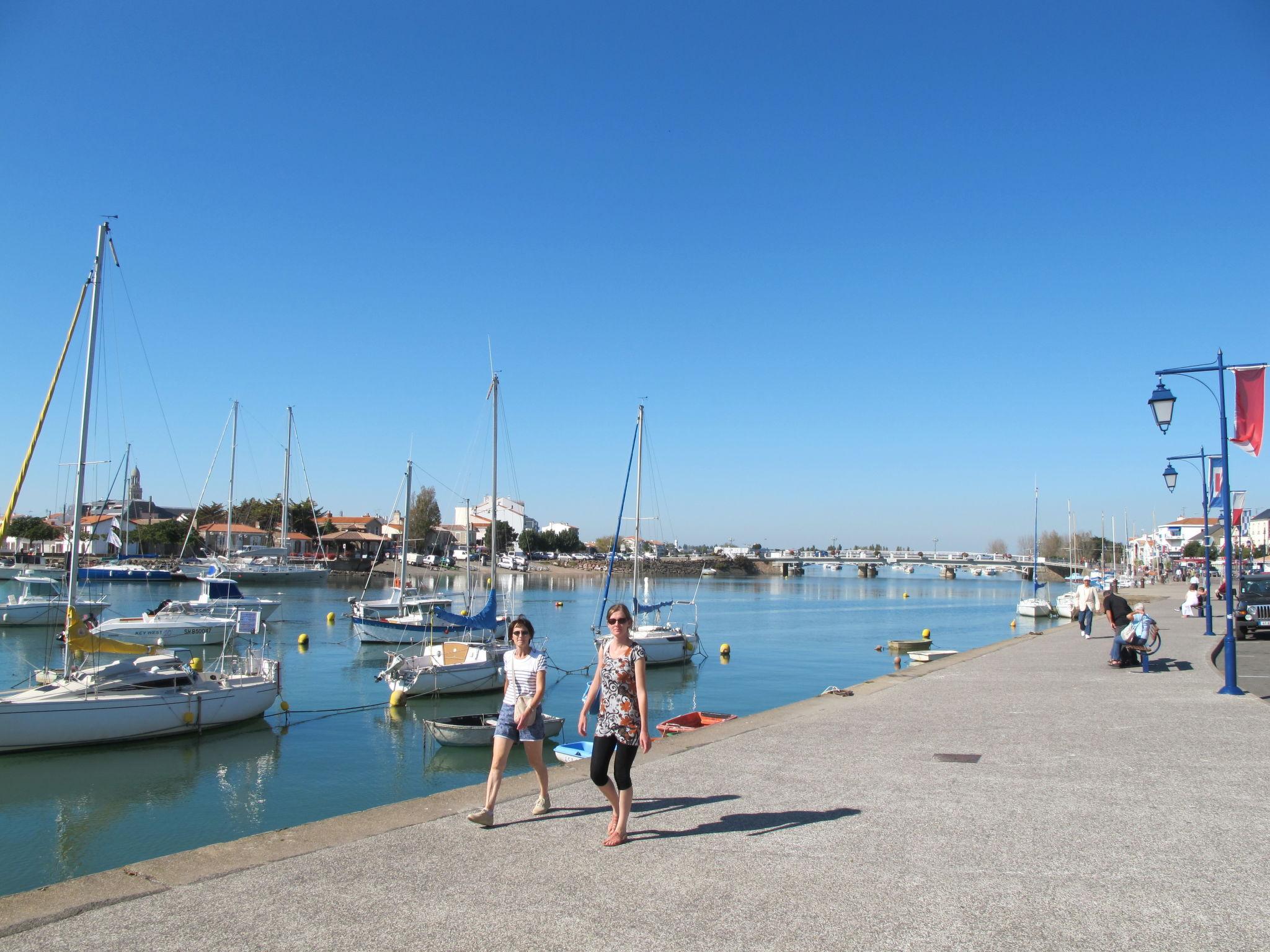 Photo 23 - 2 bedroom Apartment in Saint-Gilles-Croix-de-Vie with swimming pool and sea view