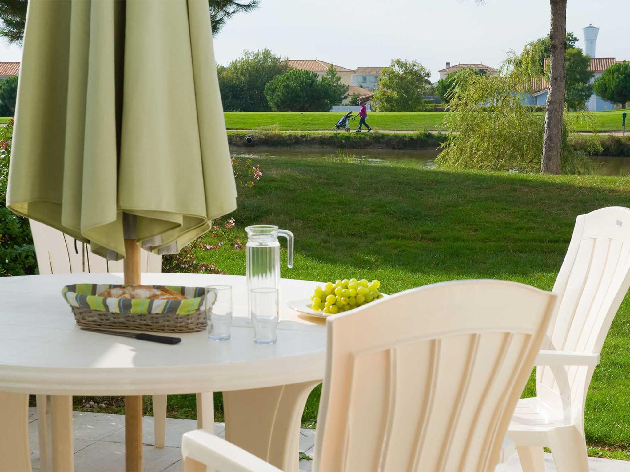 Photo 6 - Maison de 2 chambres à L'Aiguillon-sur-Vie avec piscine et jardin