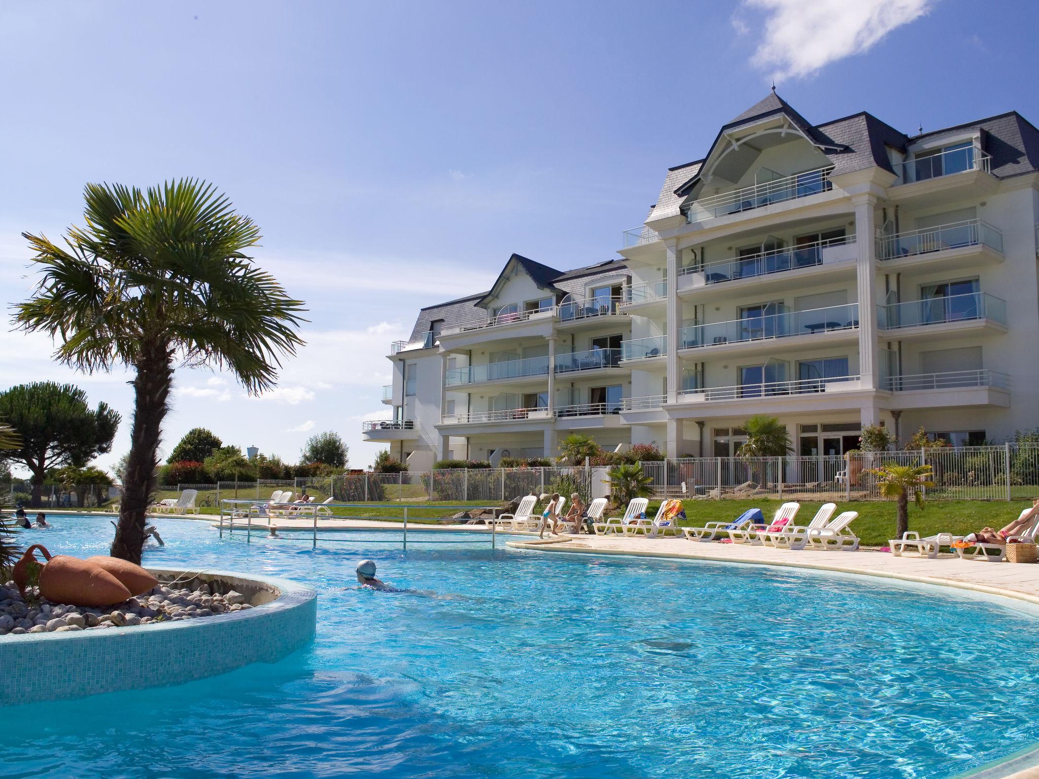 Foto 1 - Apartamento de 1 habitación en L'Aiguillon-sur-Vie con piscina y vistas al mar