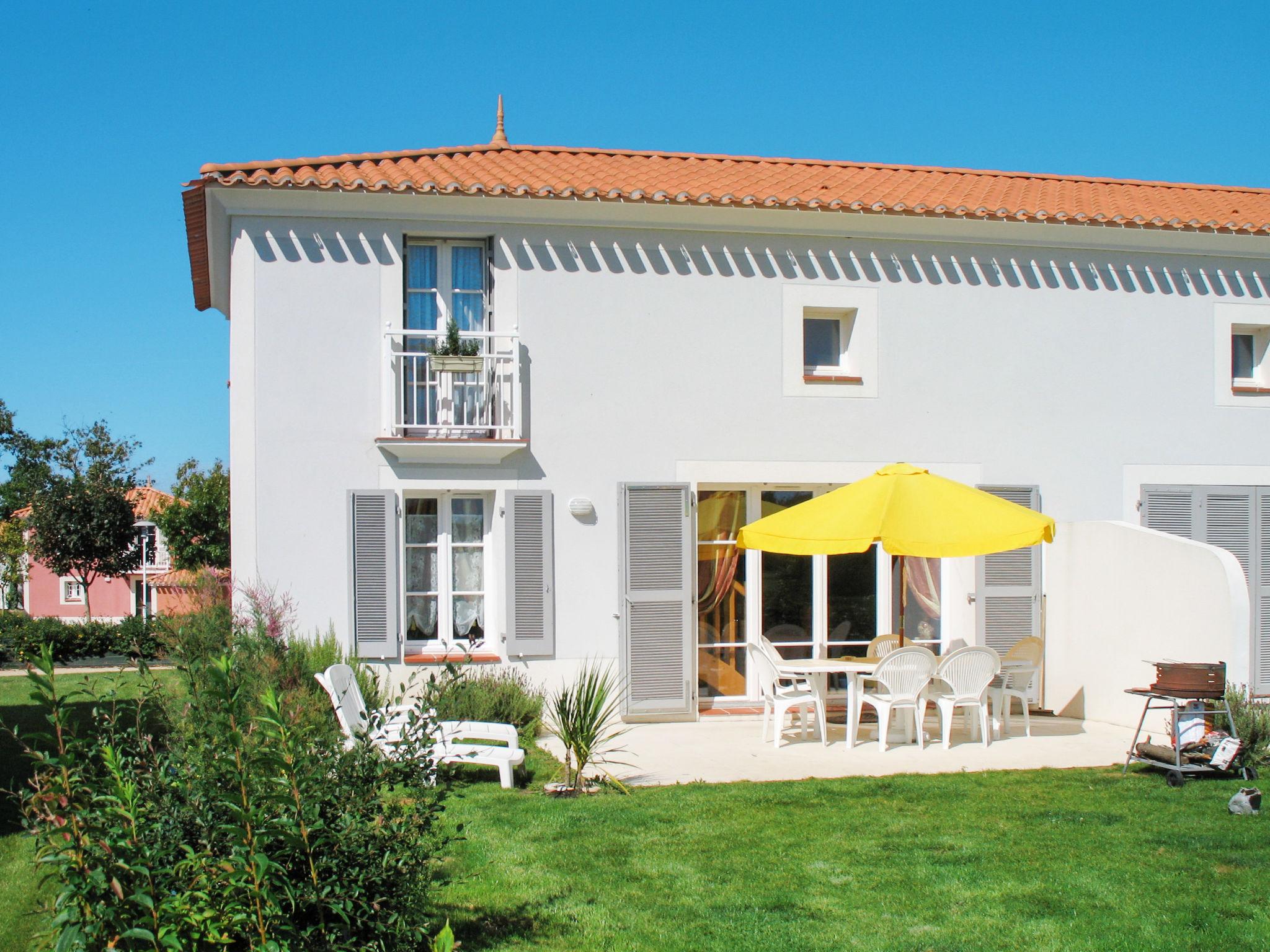 Foto 12 - Casa con 3 camere da letto a L'Aiguillon-sur-Vie con piscina e vista mare