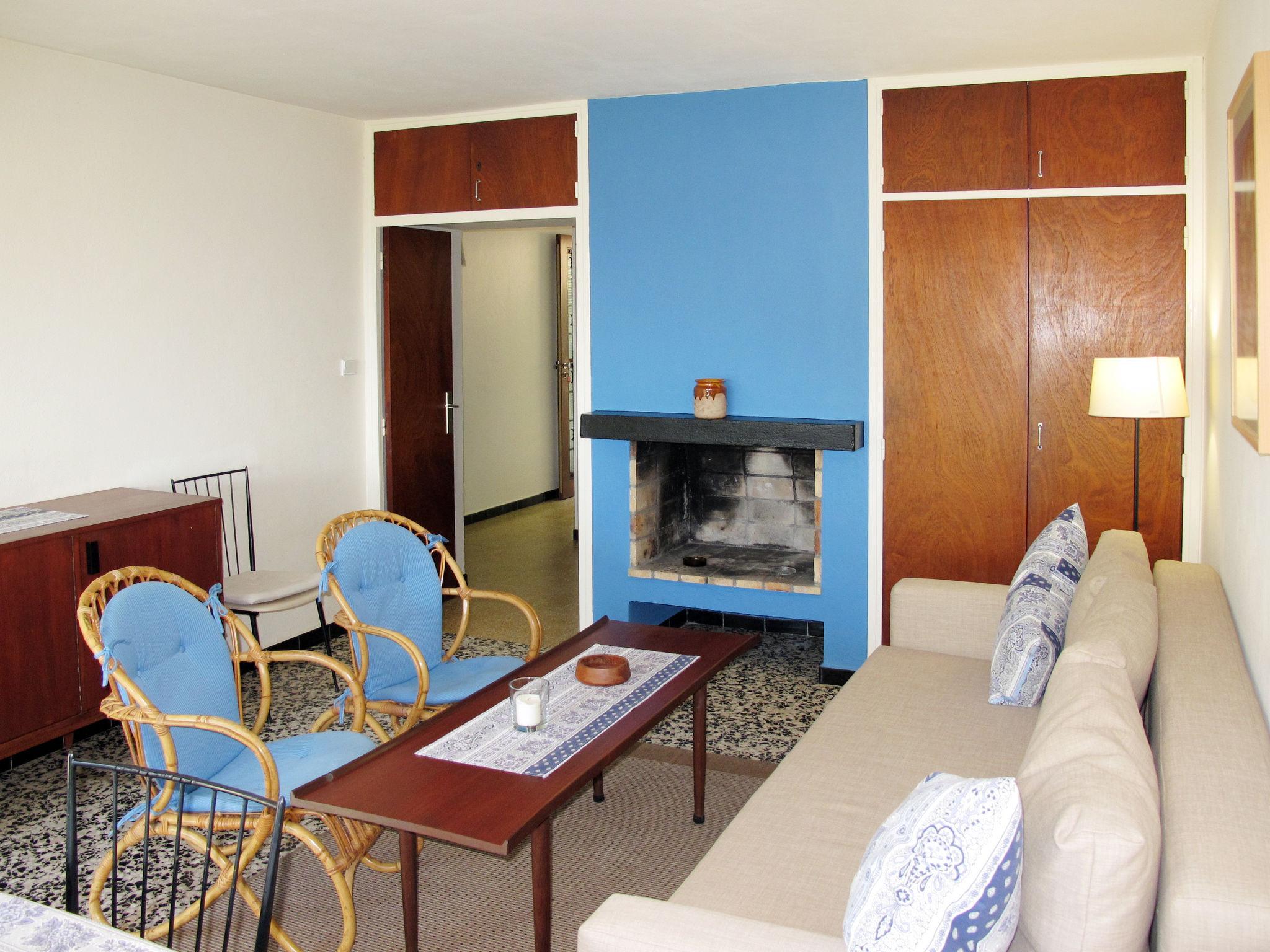 Foto 8 - Apartment mit 2 Schlafzimmern in Le Lavandou mit terrasse und blick aufs meer