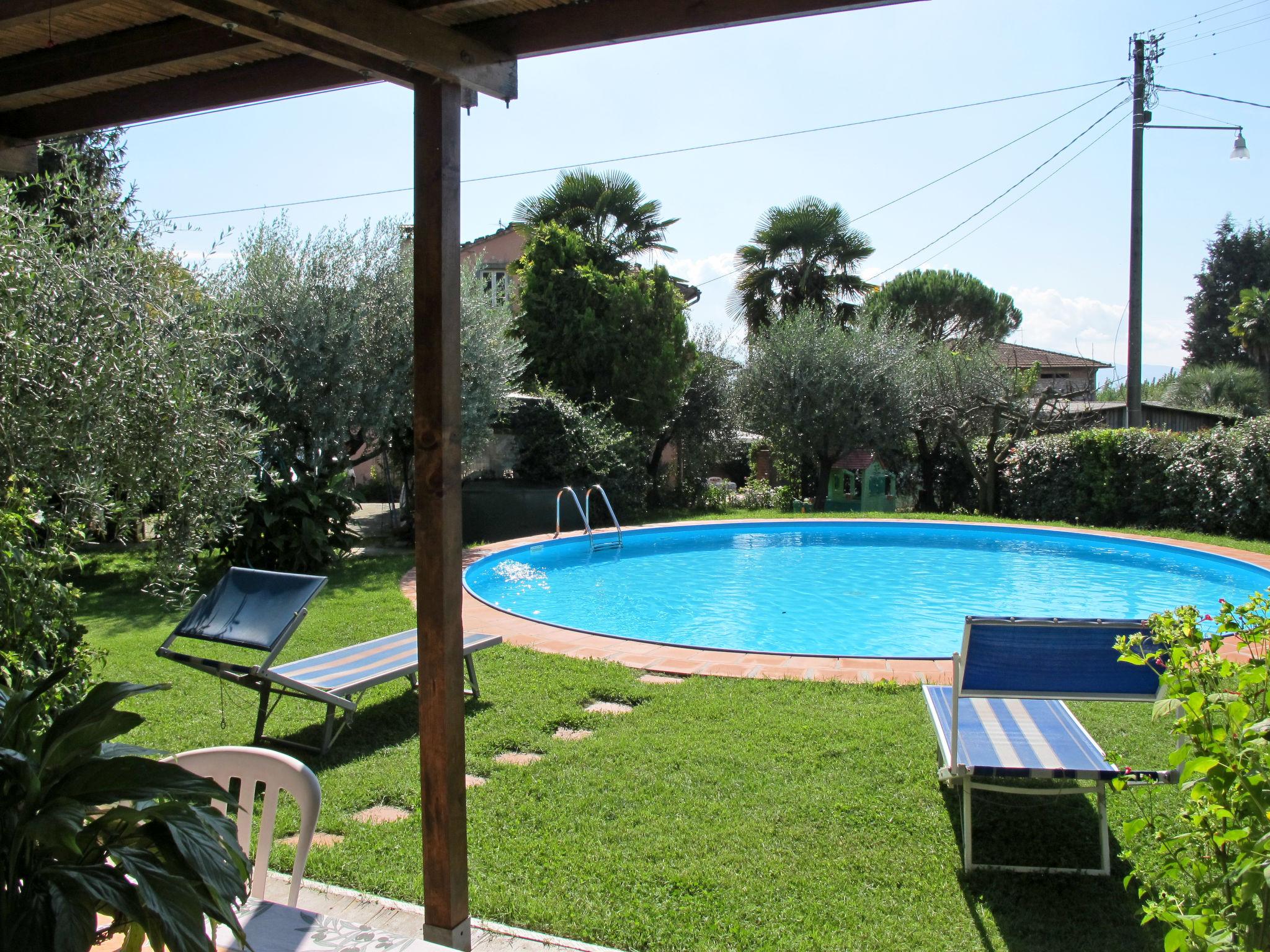 Foto 3 - Casa de 3 habitaciones en Capannori con piscina privada y jardín