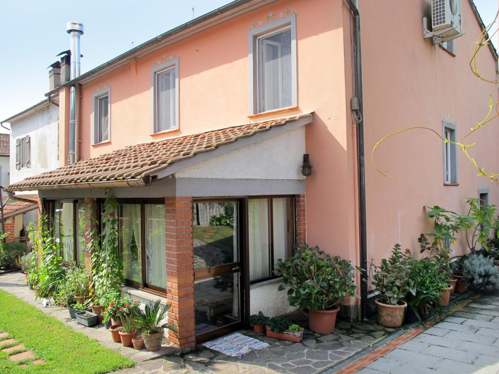 Foto 1 - Casa con 3 camere da letto a Capannori con piscina privata e giardino