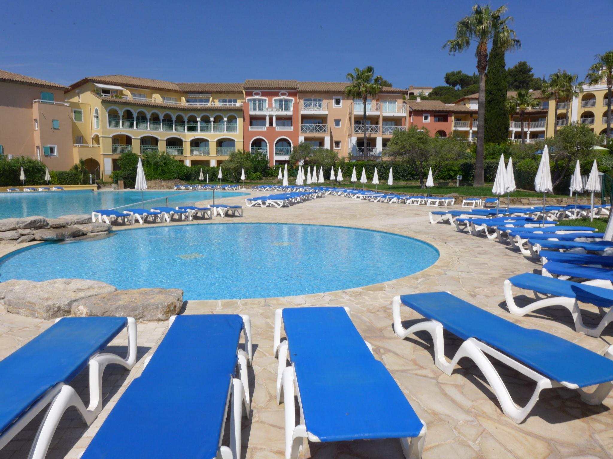 Foto 19 - Appartamento con 1 camera da letto a Roquebrune-sur-Argens con piscina e vista mare