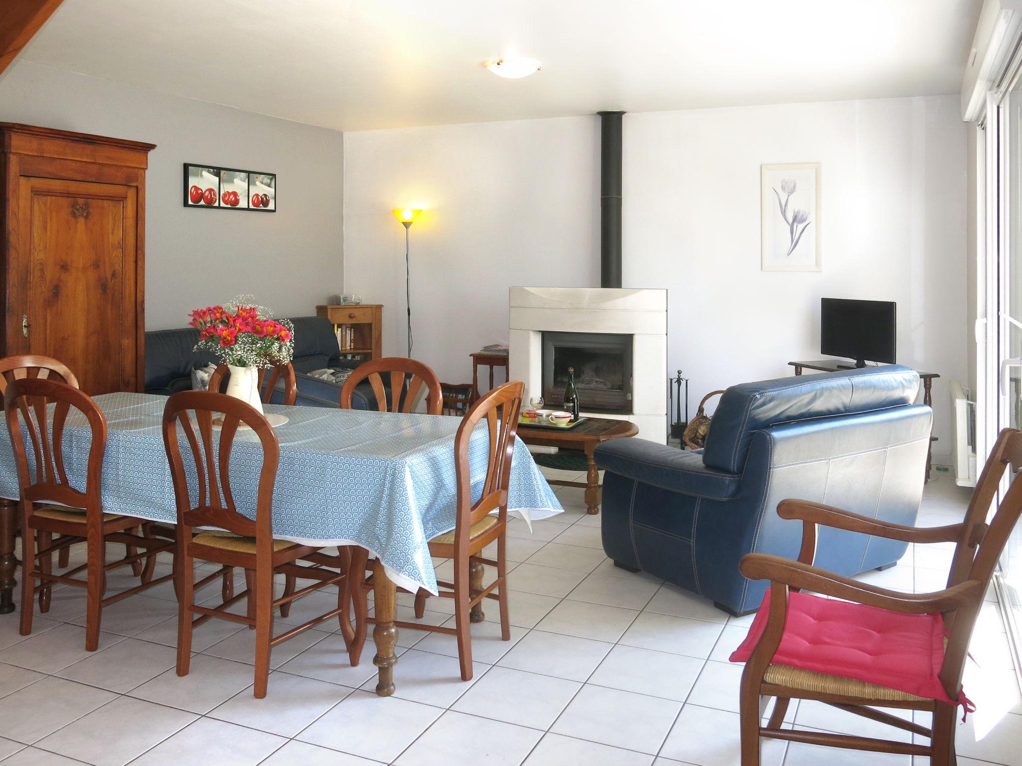 Photo 3 - 4 bedroom House in Le Tronchet with garden and sea view