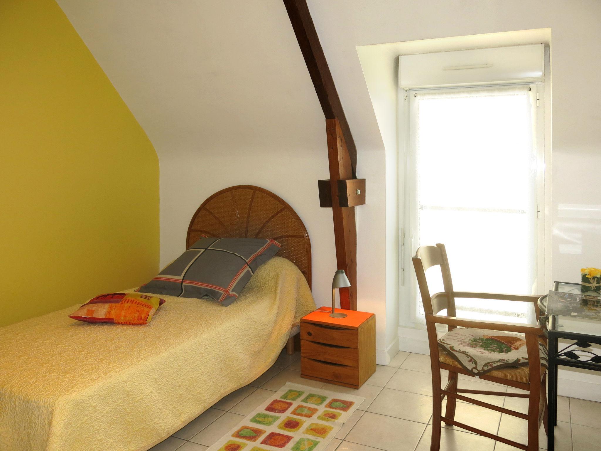 Foto 13 - Casa con 4 camere da letto a Le Tronchet con giardino e vista mare