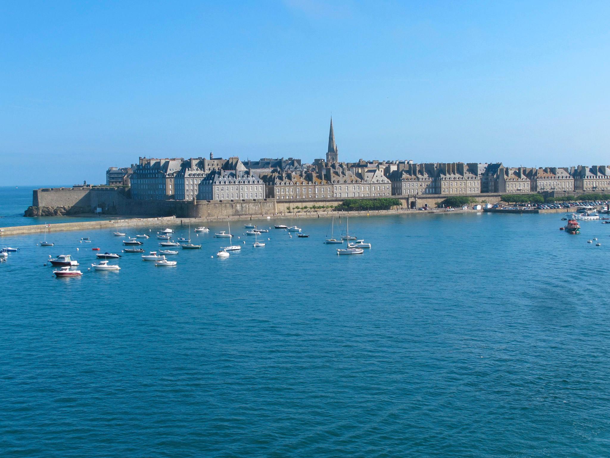 Photo 38 - Maison de 5 chambres à Le Tronchet avec piscine privée et vues à la mer