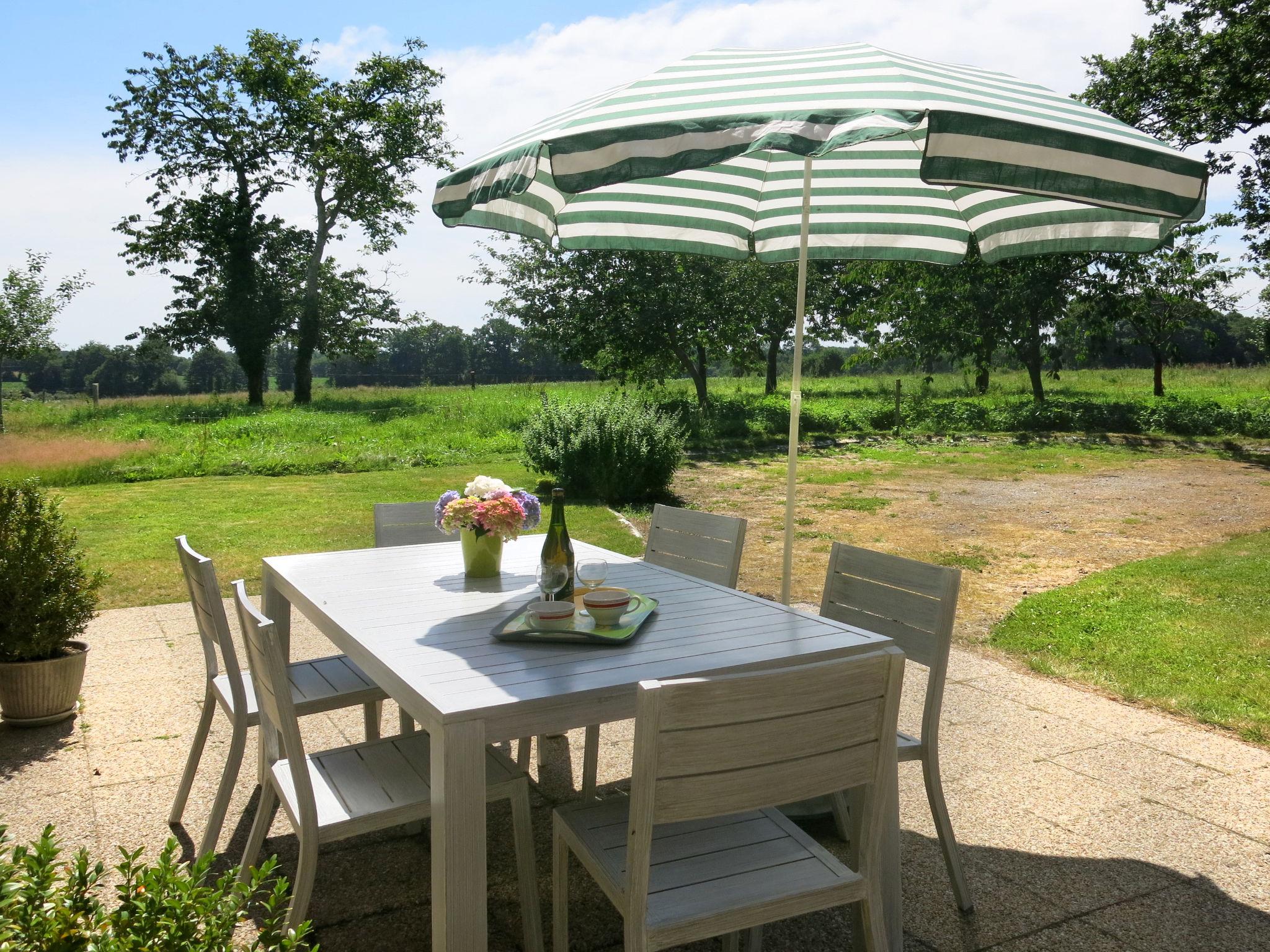 Foto 2 - Haus mit 4 Schlafzimmern in Le Tronchet mit garten und blick aufs meer