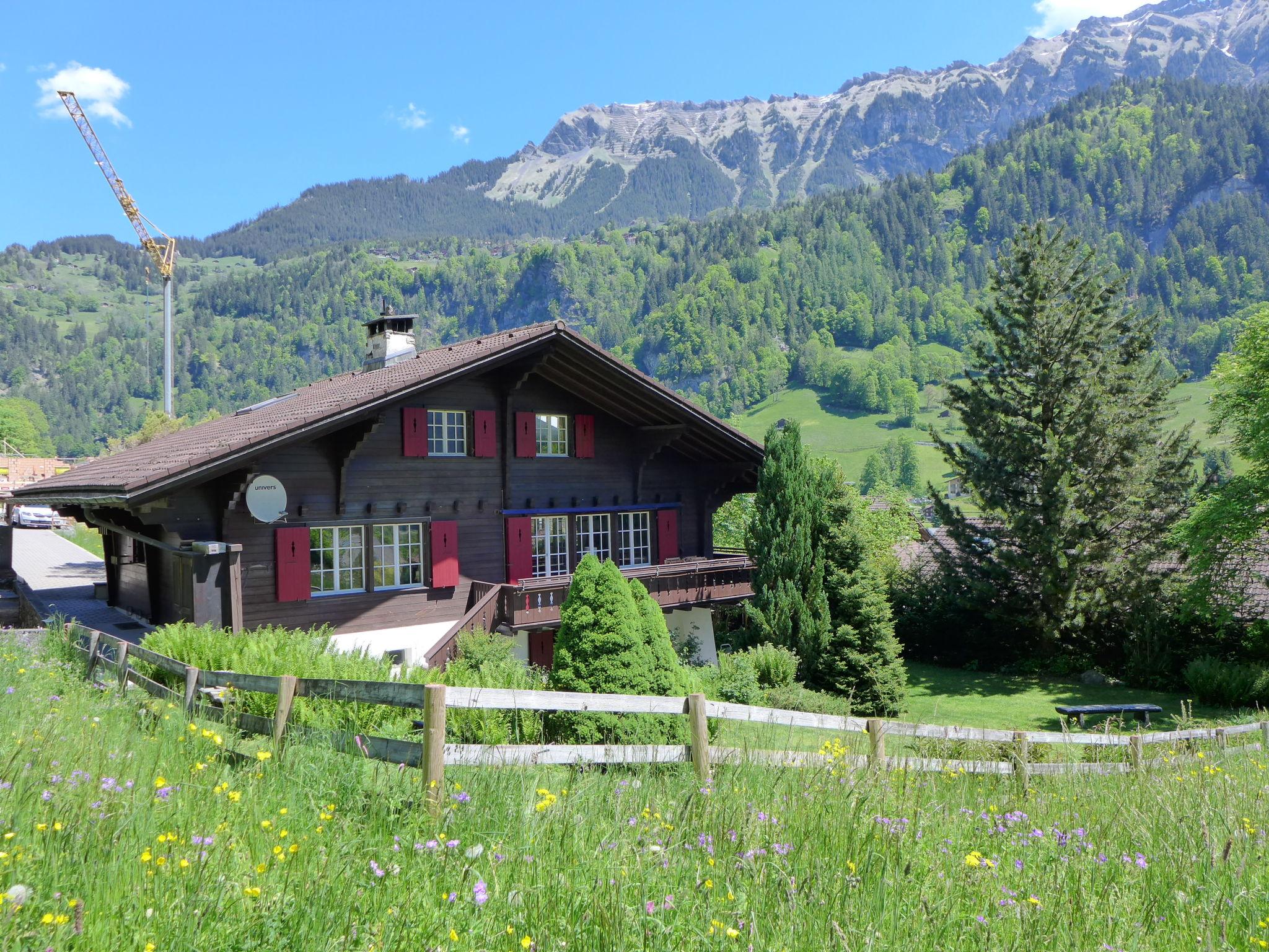 Foto 35 - Haus mit 6 Schlafzimmern in Lauterbrunnen mit garten und blick auf die berge