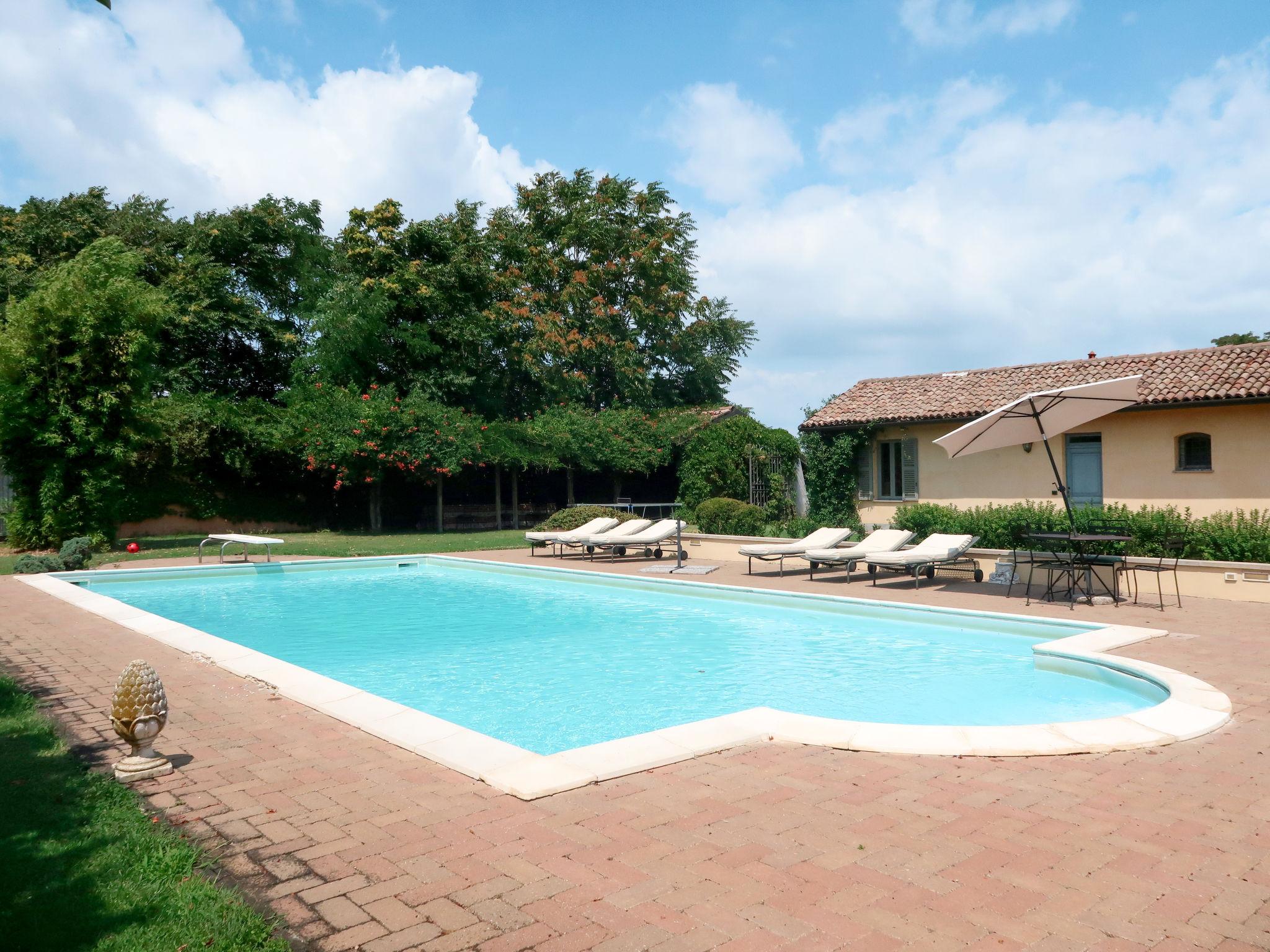 Photo 34 - Maison de 4 chambres à Tortona avec piscine privée et jardin