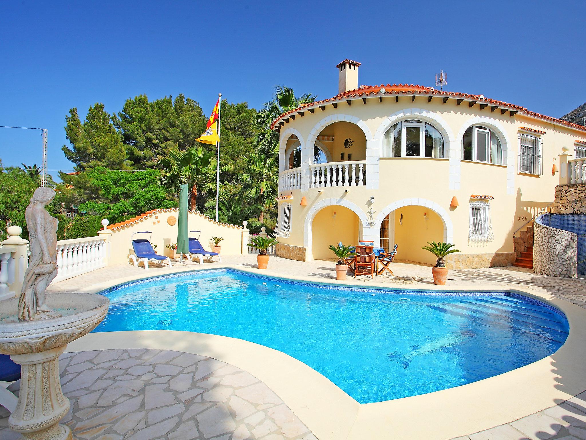 Foto 1 - Casa de 2 habitaciones en Dénia con piscina privada y vistas al mar