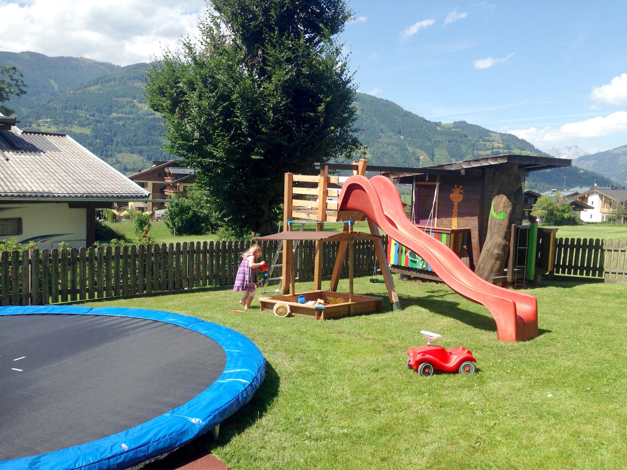 Photo 1 - Apartment in Kaprun with garden and mountain view