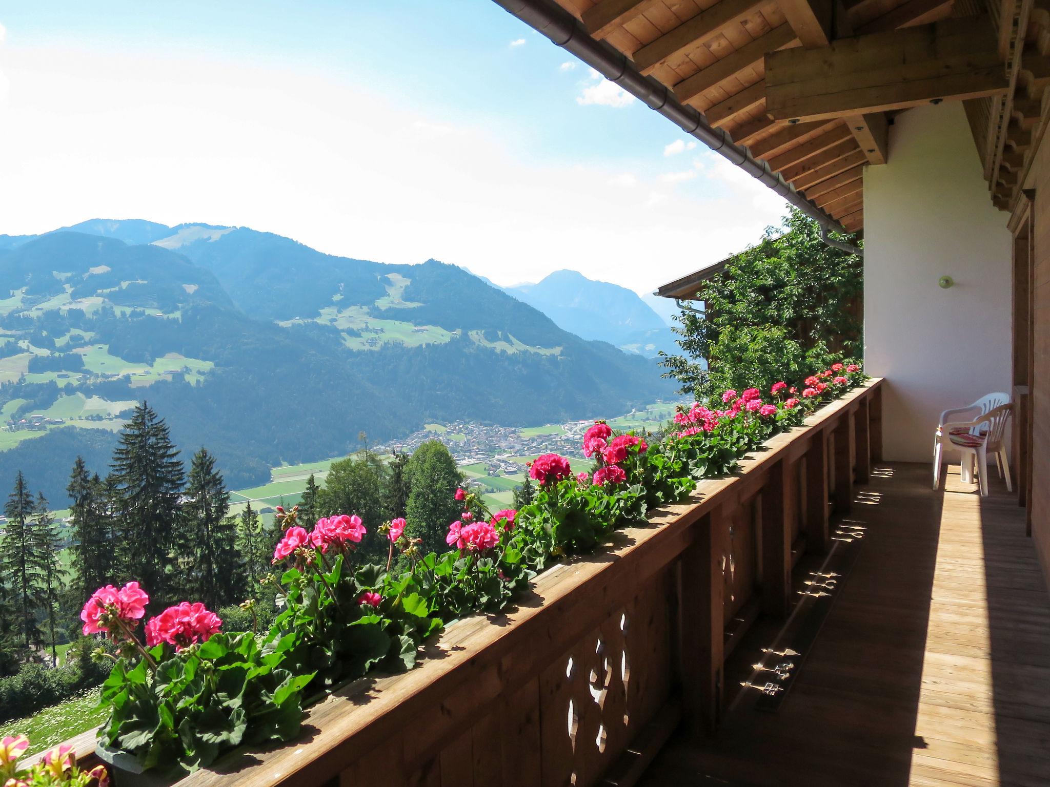 Photo 2 - Appartement de 4 chambres à Hart im Zillertal avec vues sur la montagne