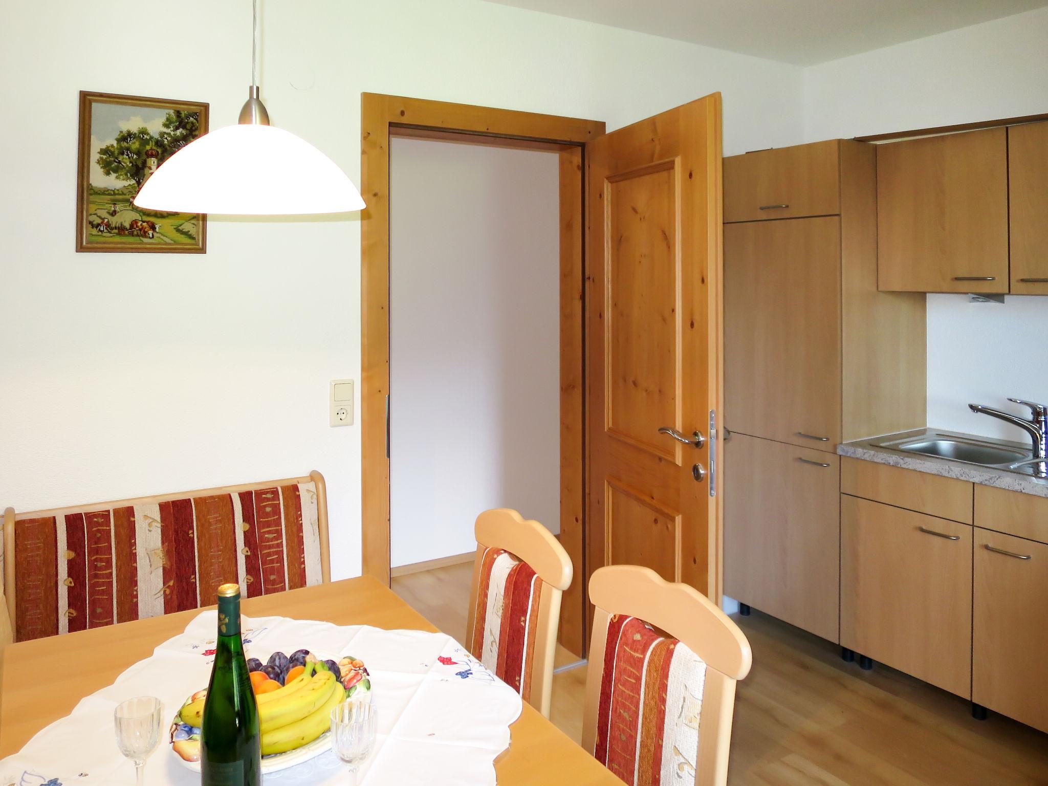 Foto 9 - Appartamento con 4 camere da letto a Hart im Zillertal con vista sulle montagne