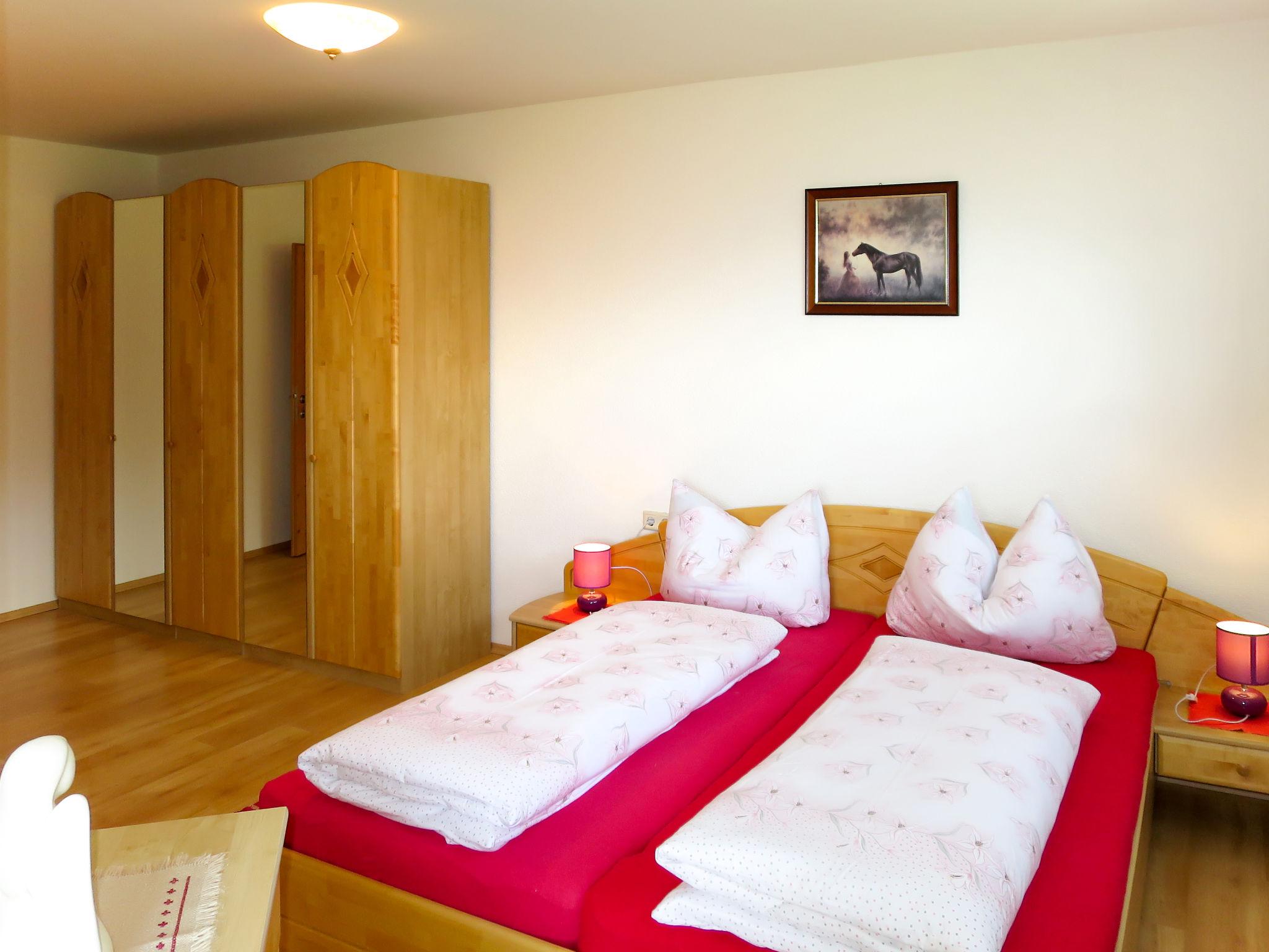 Foto 7 - Appartamento con 4 camere da letto a Hart im Zillertal con vista sulle montagne