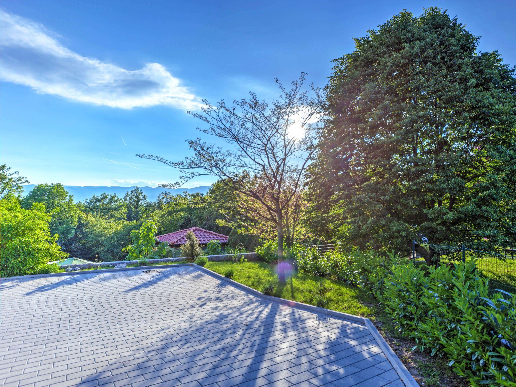 Foto 26 - Casa con 3 camere da letto a Viškovo con piscina privata e vista mare