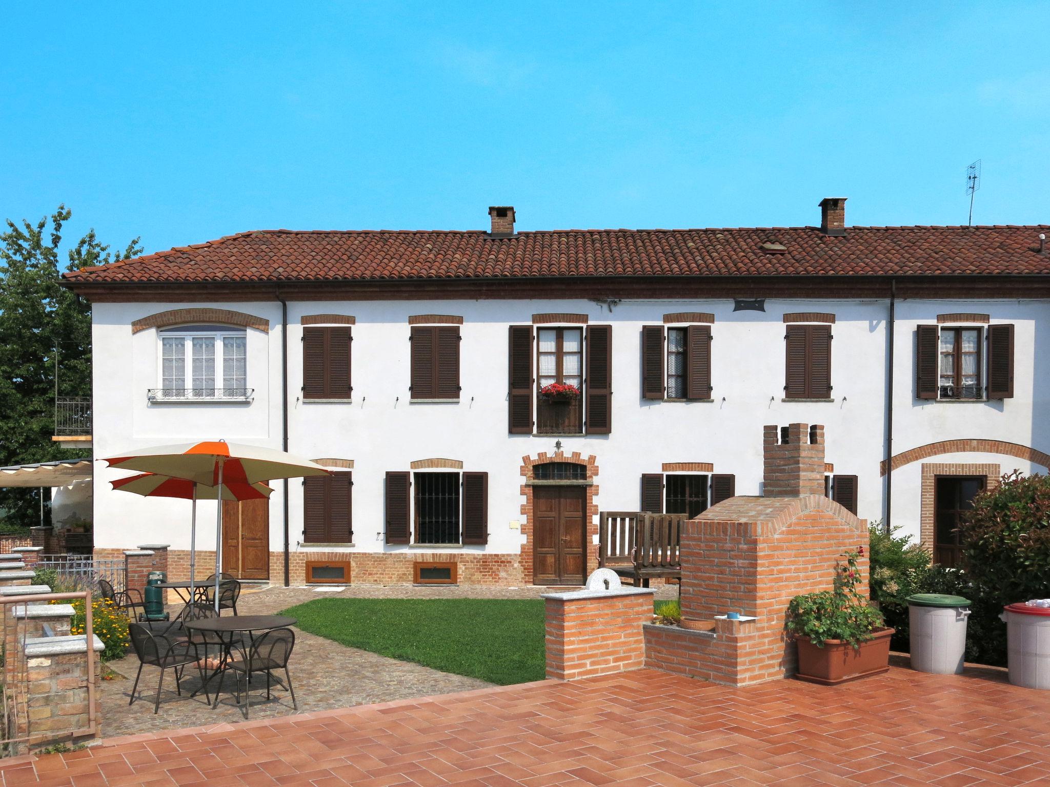 Photo 1 - Appartement de 2 chambres à Cossombrato avec piscine et jardin