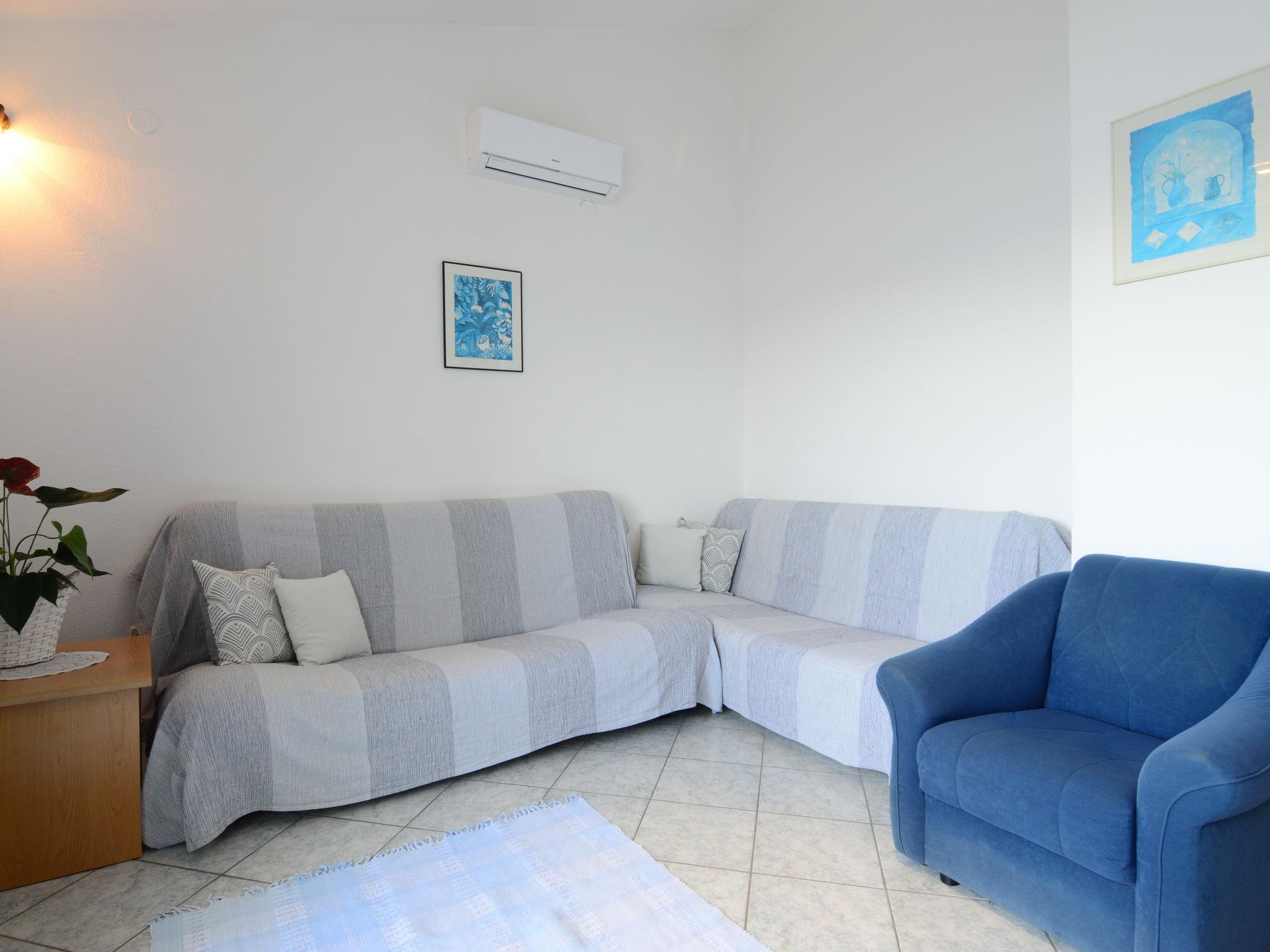 Foto 7 - Apartamento de 1 habitación en Rogoznica con piscina y jardín