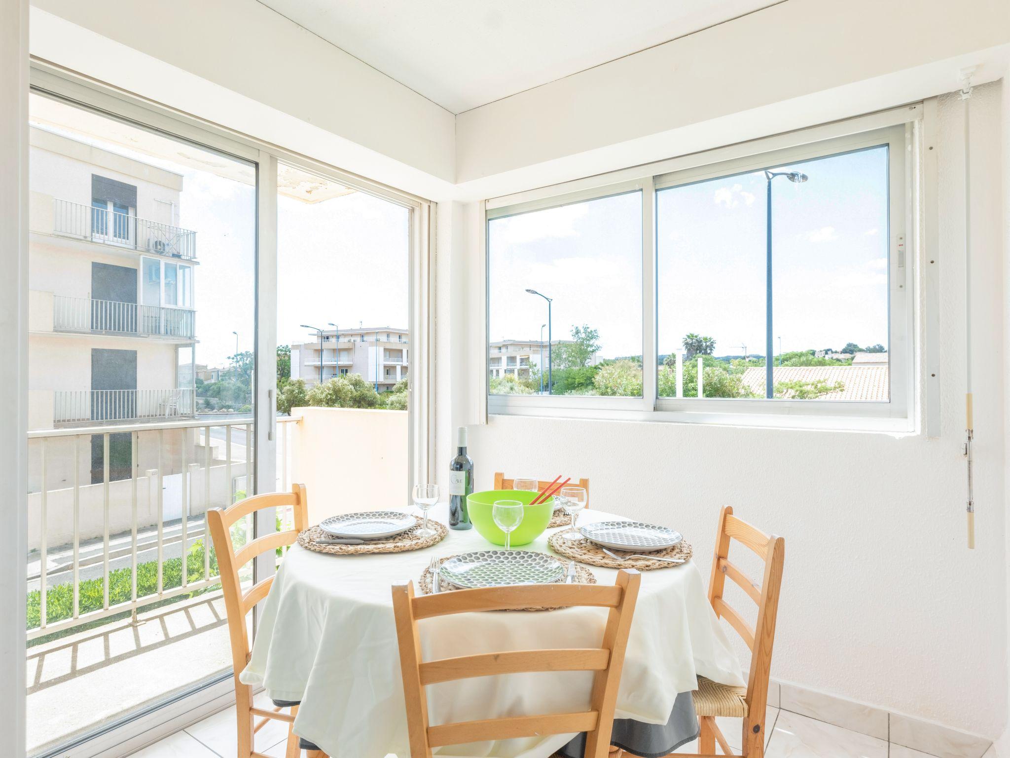 Photo 1 - 2 bedroom Apartment in Narbonne with sea view