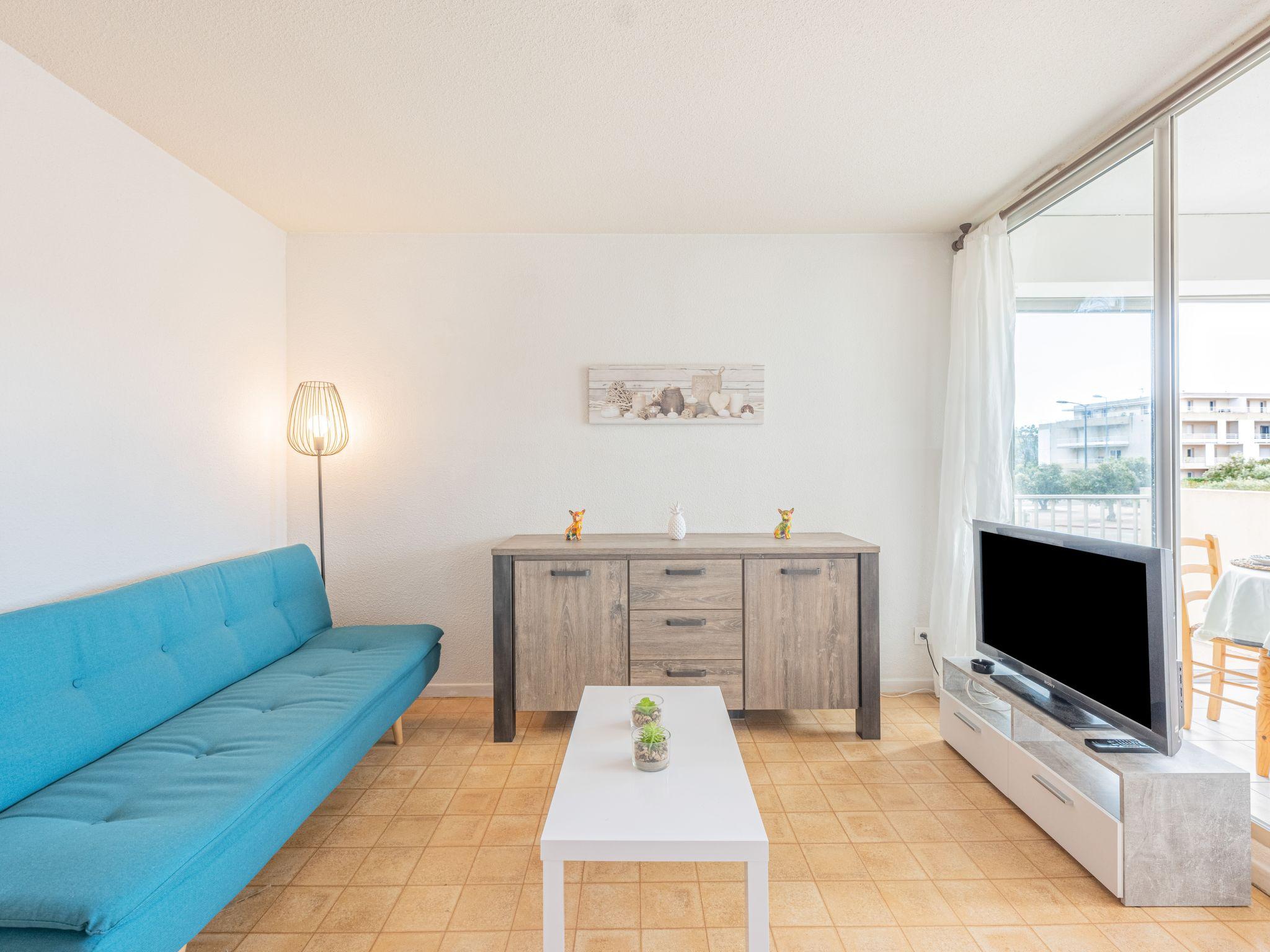 Photo 2 - 2 bedroom Apartment in Narbonne with sea view