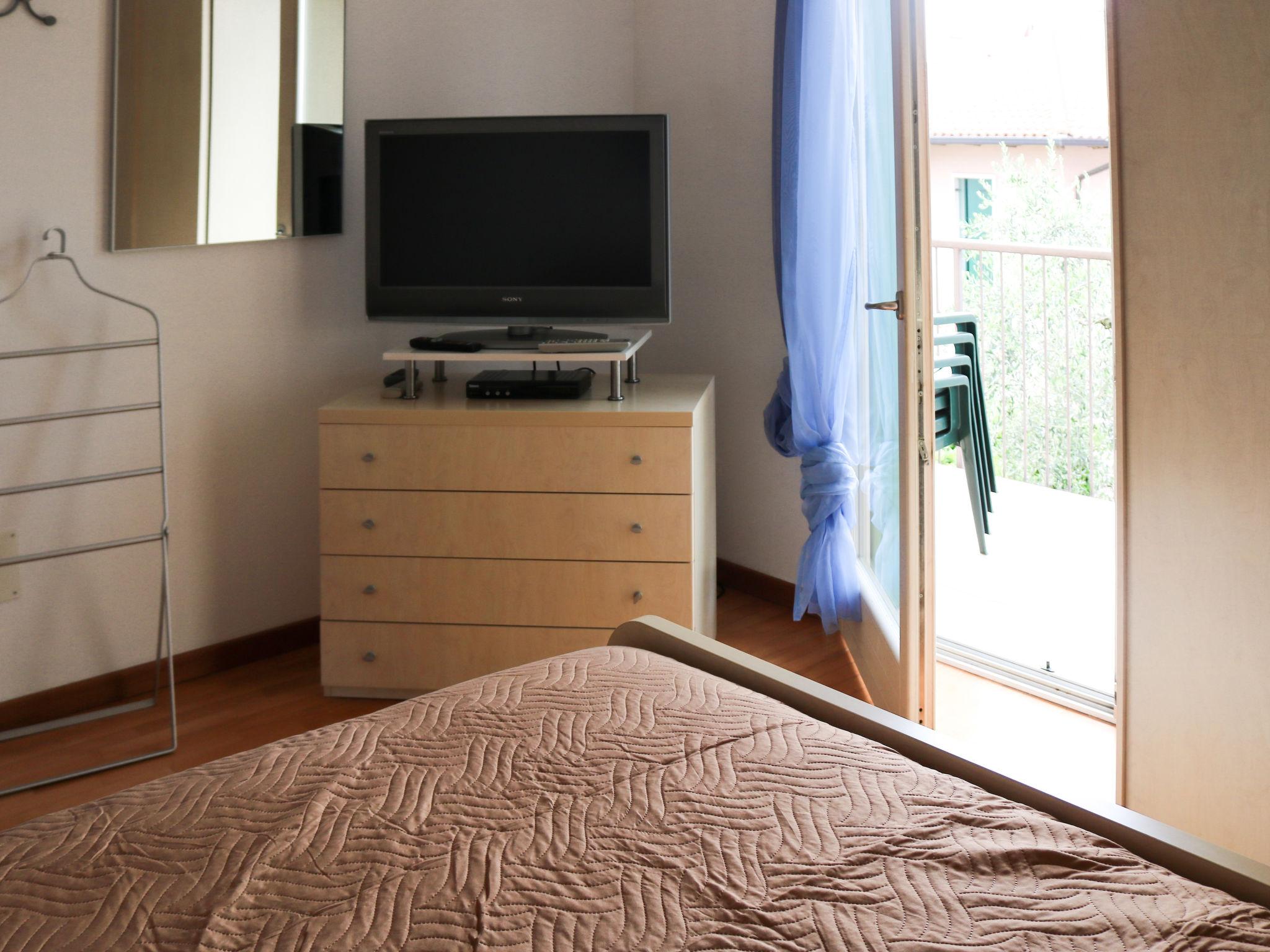 Photo 11 - 2 bedroom Apartment in Lazise with swimming pool and mountain view