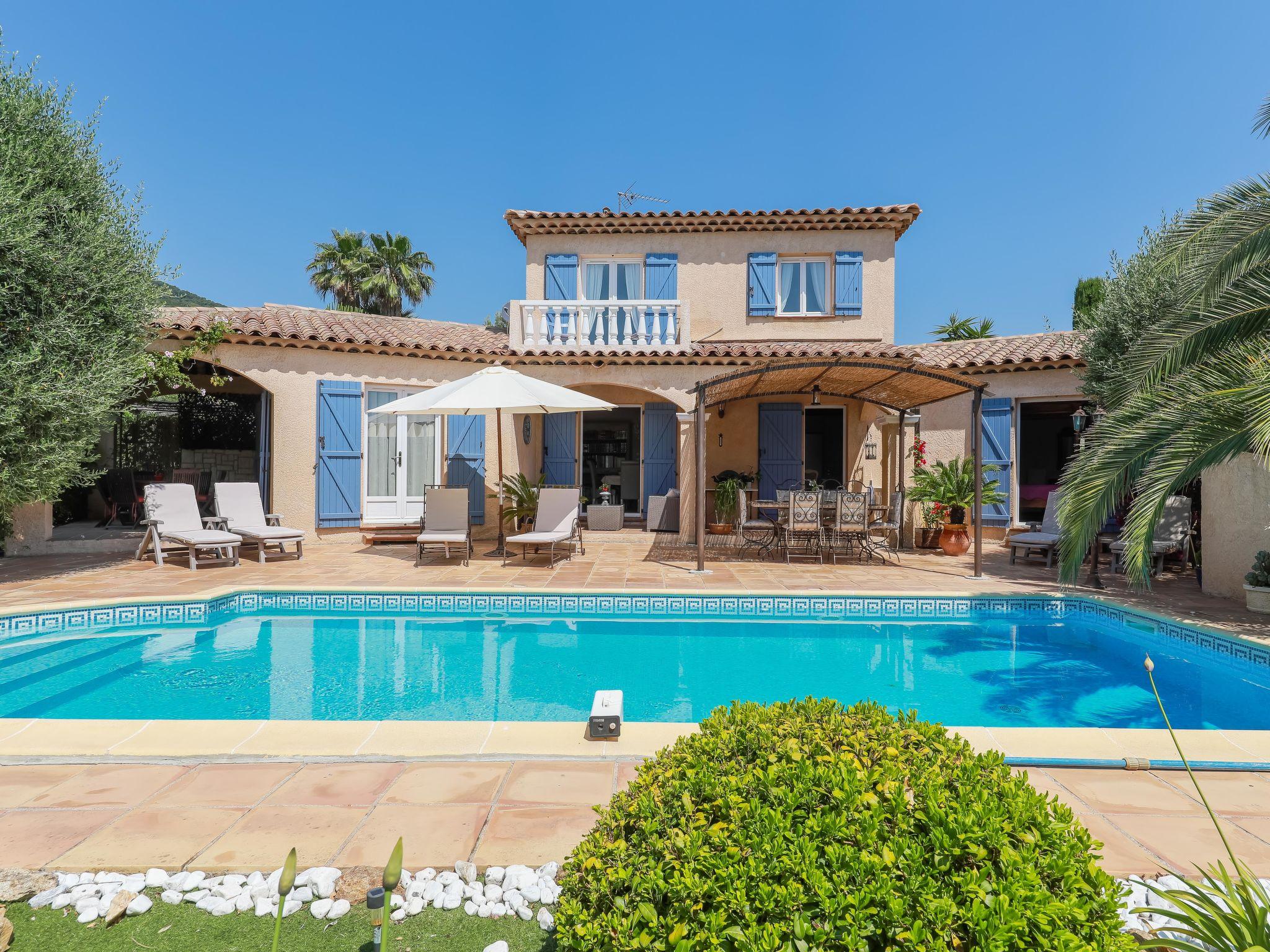 Foto 1 - Casa de 3 quartos em Sainte-Maxime com piscina privada e vistas do mar