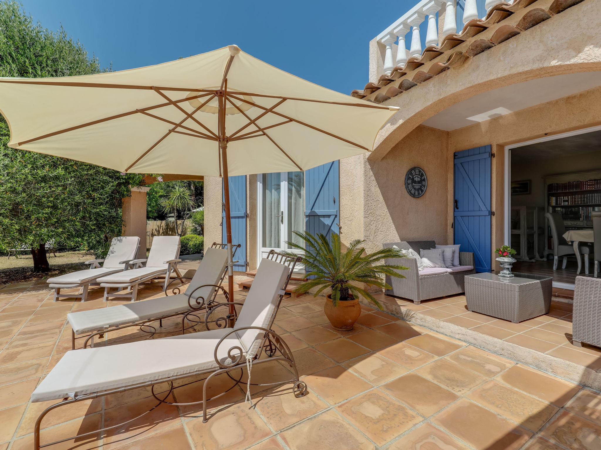 Foto 15 - Casa con 3 camere da letto a Sainte-Maxime con piscina privata e vista mare