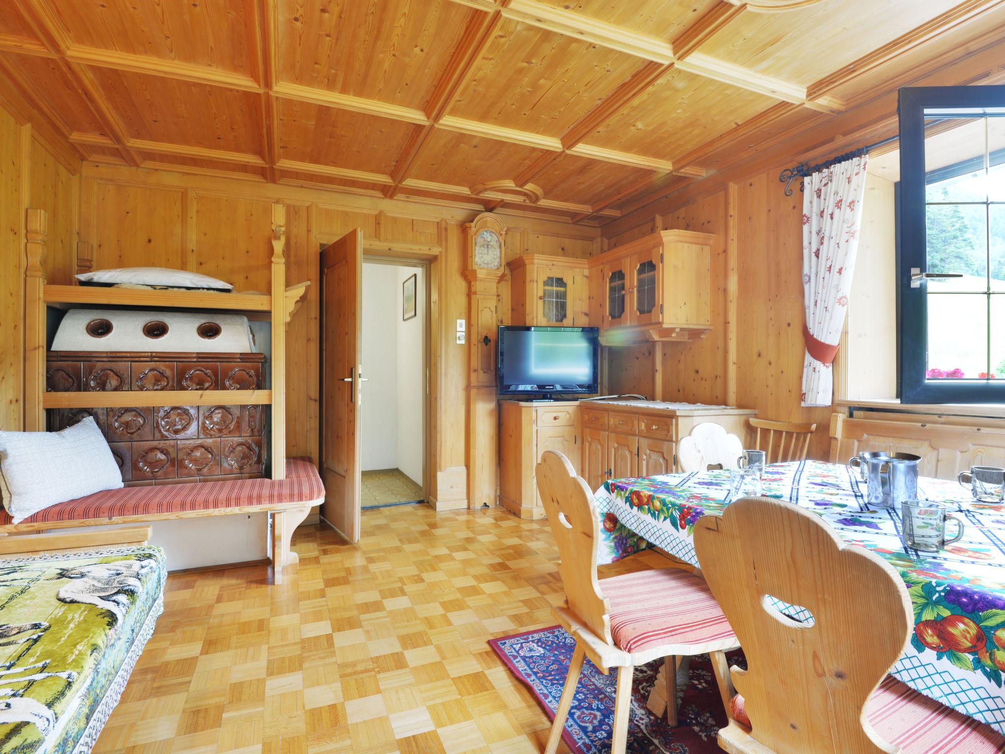 Photo 3 - Appartement de 5 chambres à Santa Cristina Valgardena avec vues sur la montagne