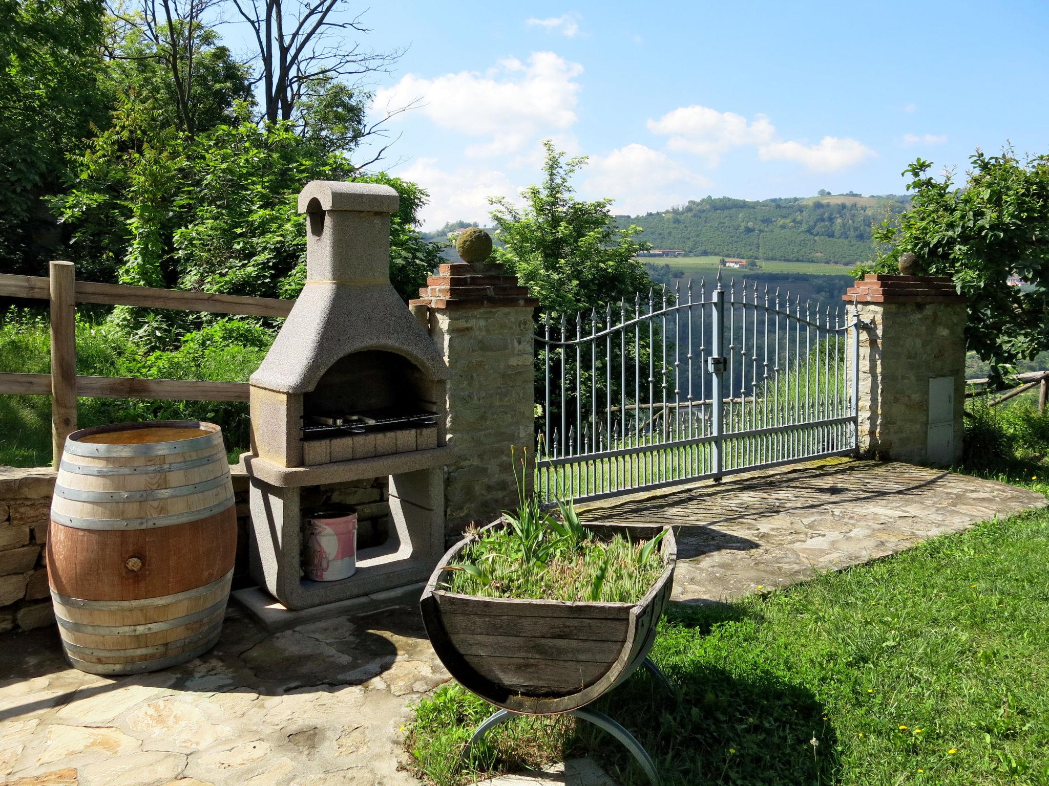 Foto 38 - Casa de 4 habitaciones en Cossano Belbo con piscina privada y jardín