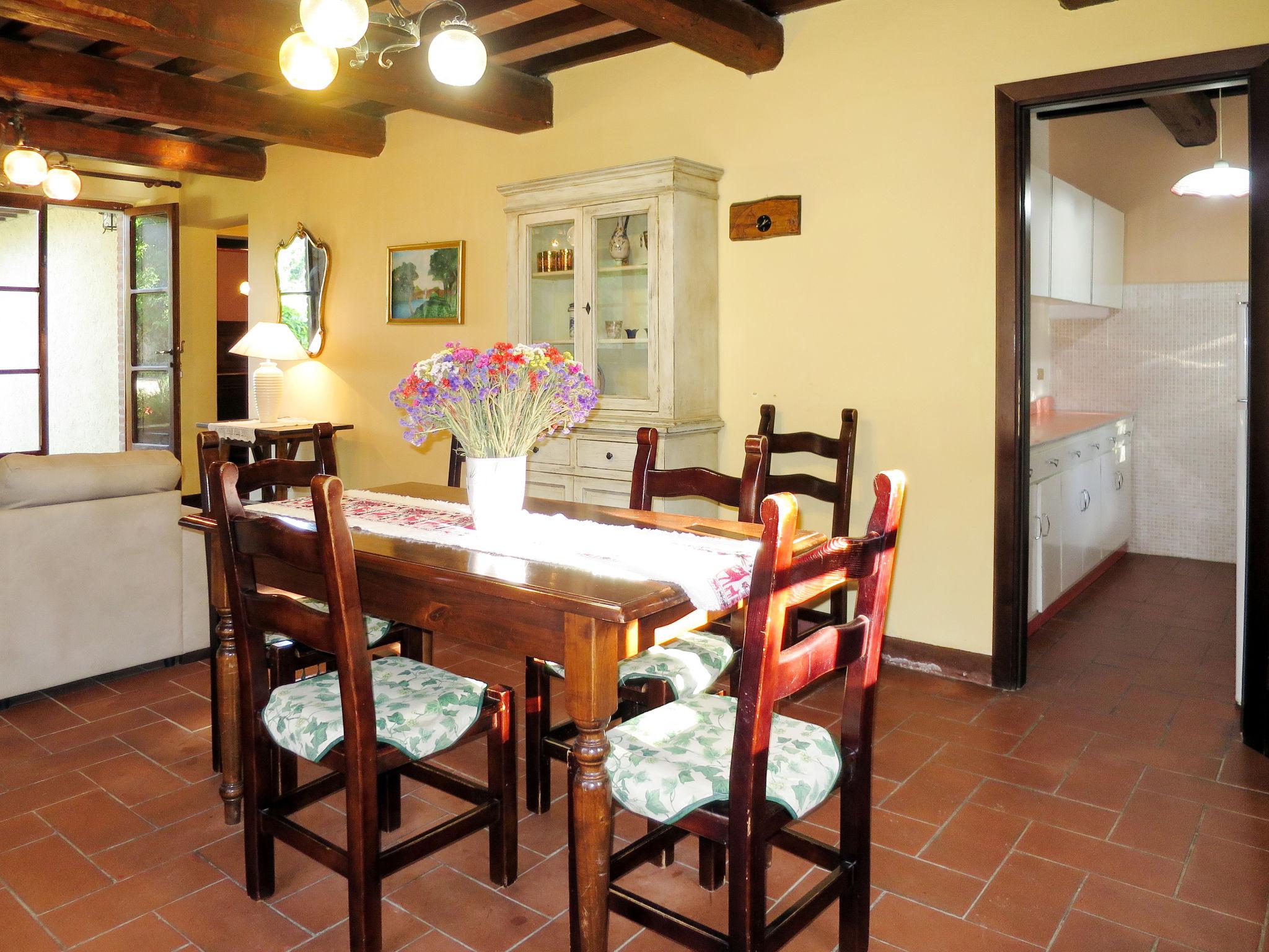 Photo 6 - 2 bedroom House in Monte Santa Maria Tiberina with swimming pool and garden