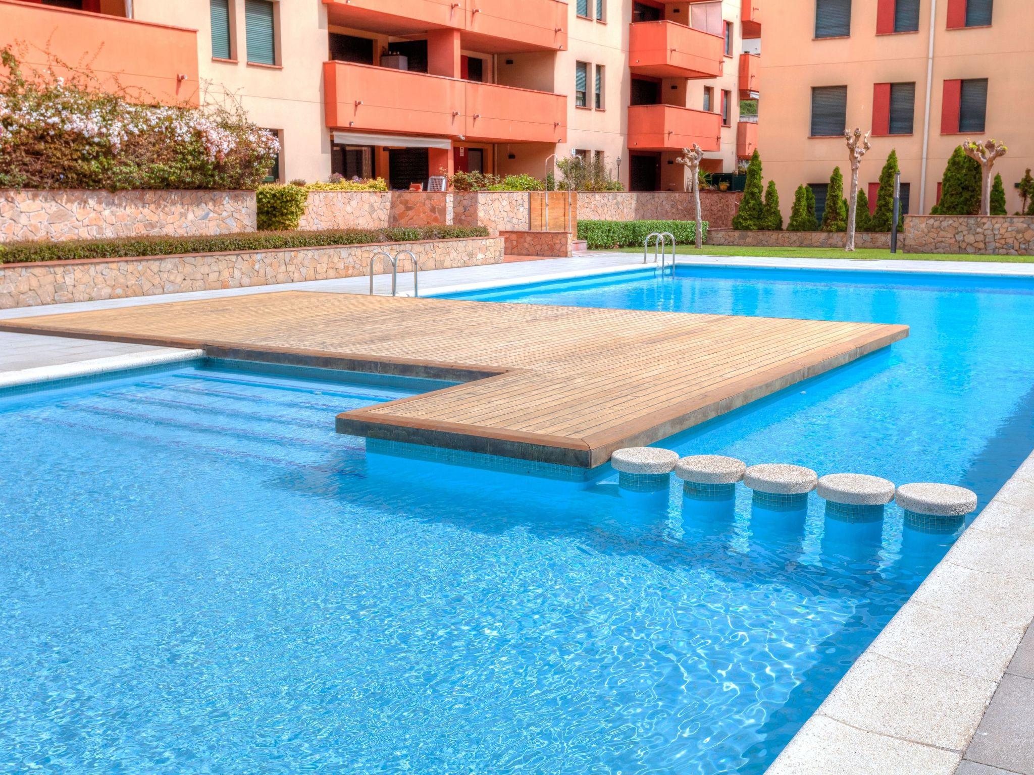 Foto 16 - Apartamento de 2 quartos em Lloret de Mar com piscina e jardim