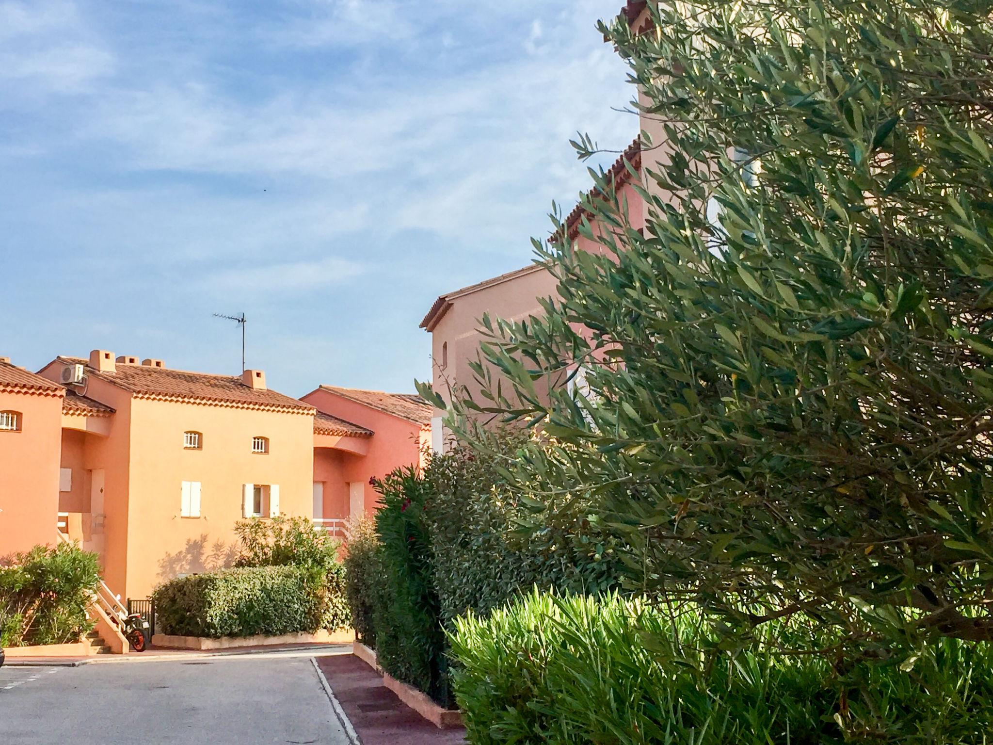 Foto 18 - Appartamento con 1 camera da letto a Sainte-Maxime con giardino e terrazza