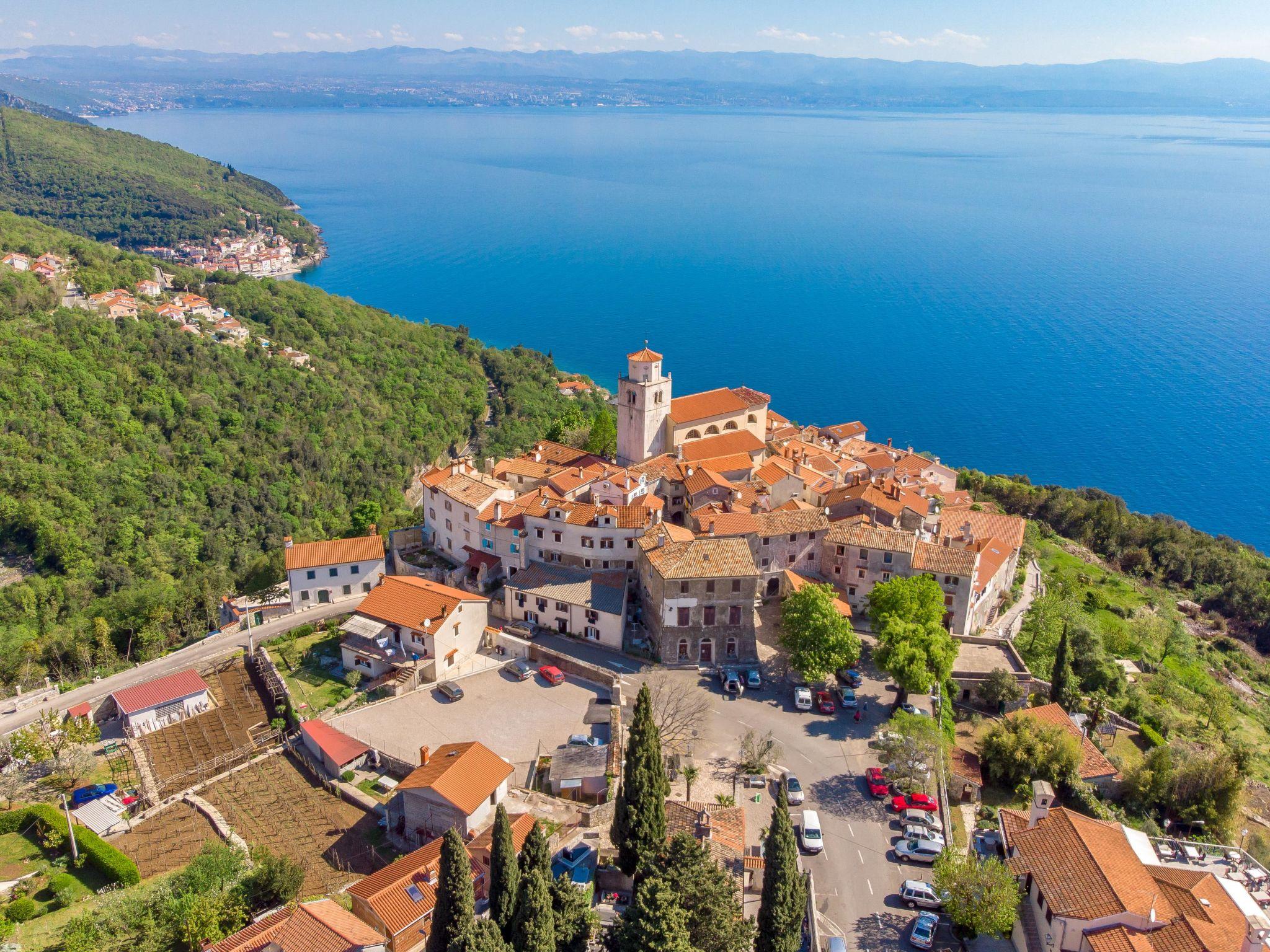 Foto 22 - Appartamento con 1 camera da letto a Mošćenička Draga con terrazza